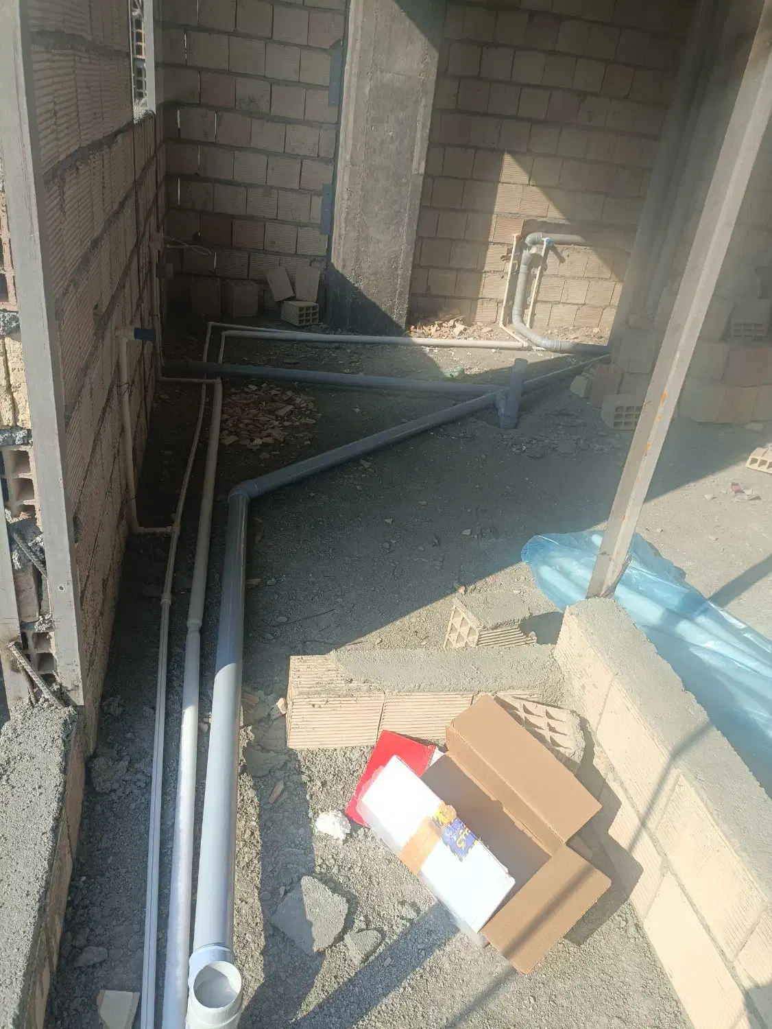 لوله کشی و تعمیر تاسیسات|خدمات پیشه و مهارت|آبیک, |دیوار