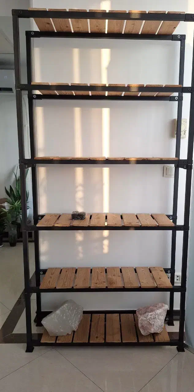 استند قفسه چوب و فلز|کتابخانه، شلف، قفسههای دیواری|تهران, گلستان (شهرک راه آهن)|دیوار