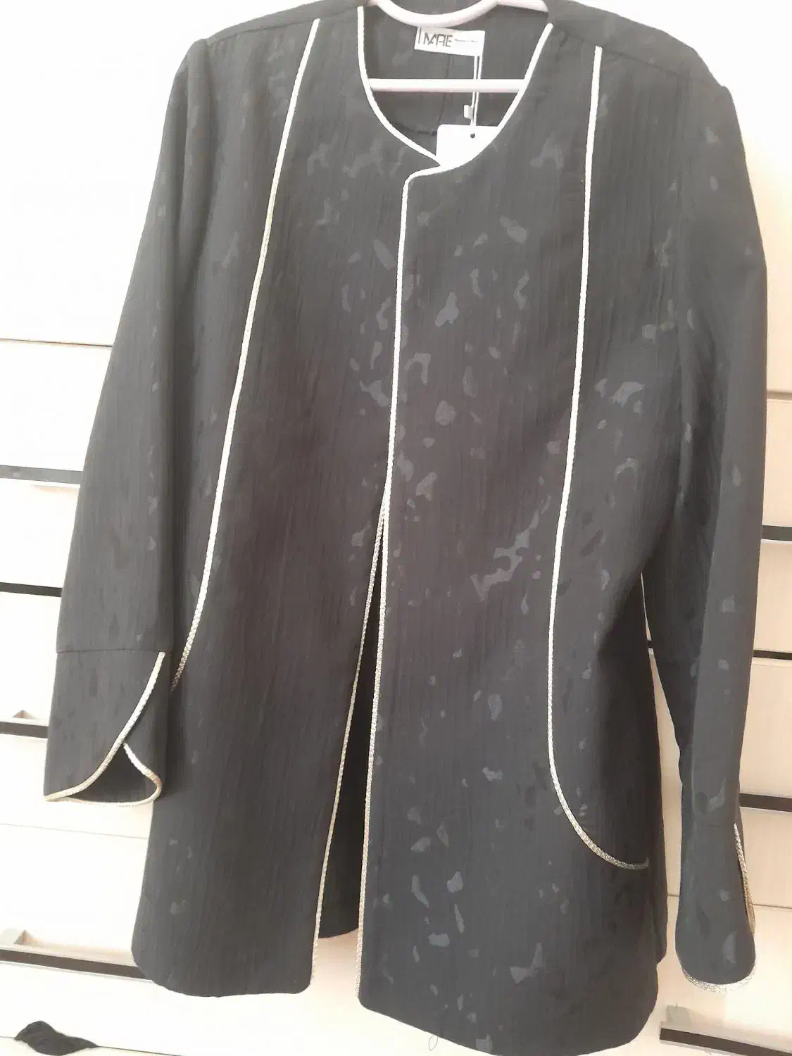 پوشاک|لباس|ایوان, |دیوار