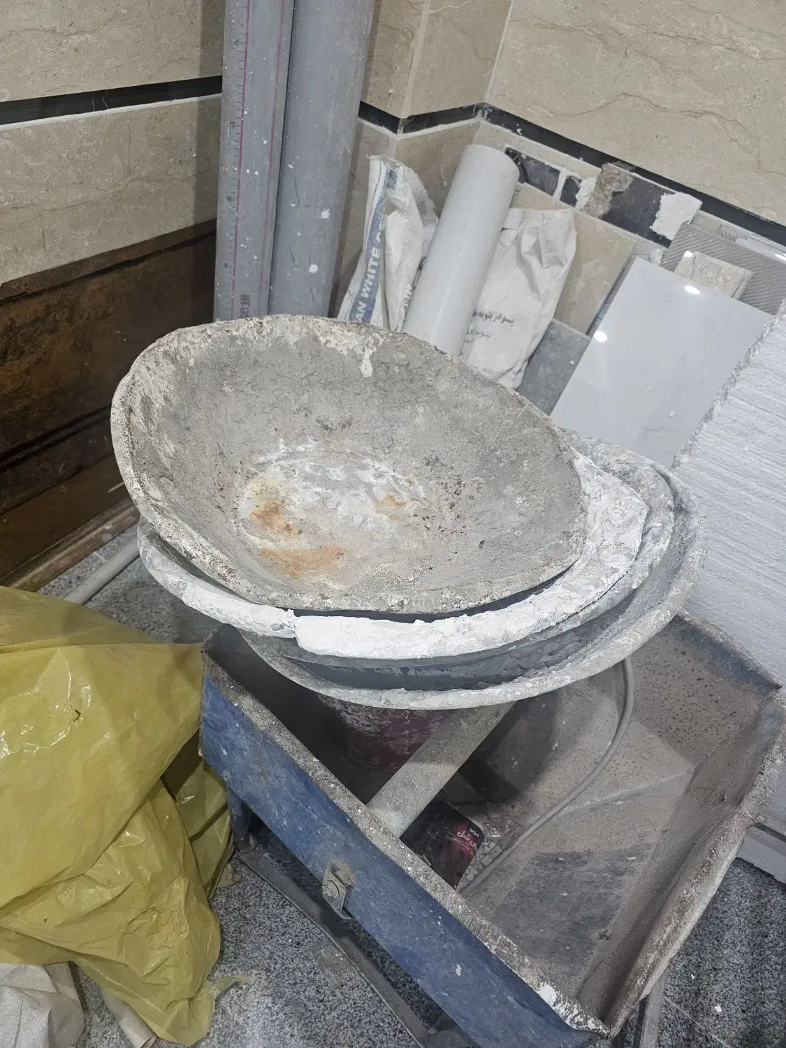 فرغون و چهارپایه|مصالح و تجهیزات ساختمان|اهواز, نادری|دیوار