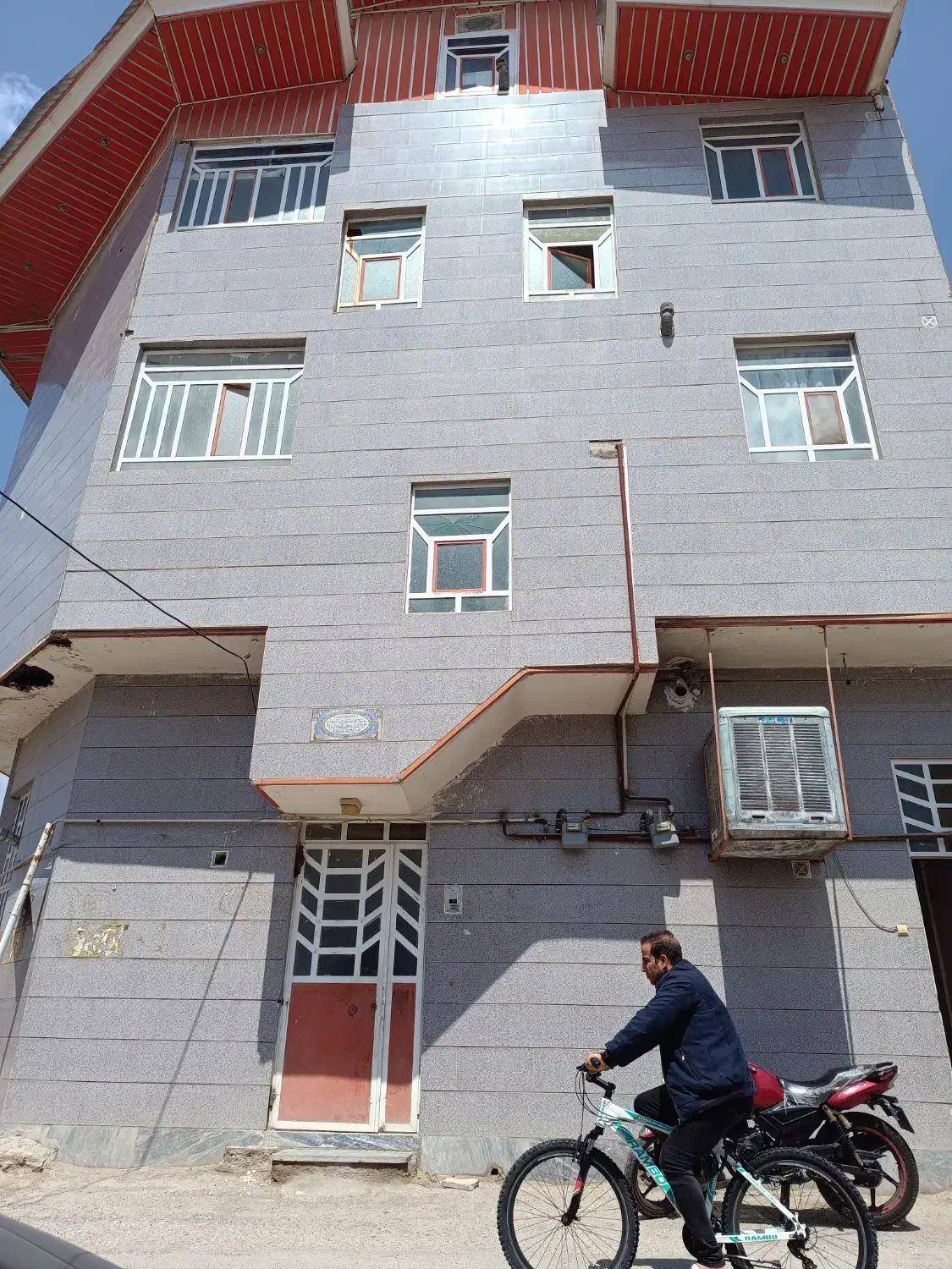 ساختمان مسکونی اسبستان نبش کوچه صدف دوم|فروش آپارتمان|خرمآباد, |دیوار