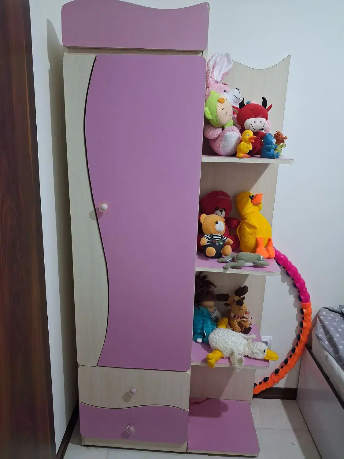 کمد بچه عروسک و کالسکه همه باهم پانصد و پنجاه|اسباب و اثاث بچه|پرند, فاز ۶|دیوار