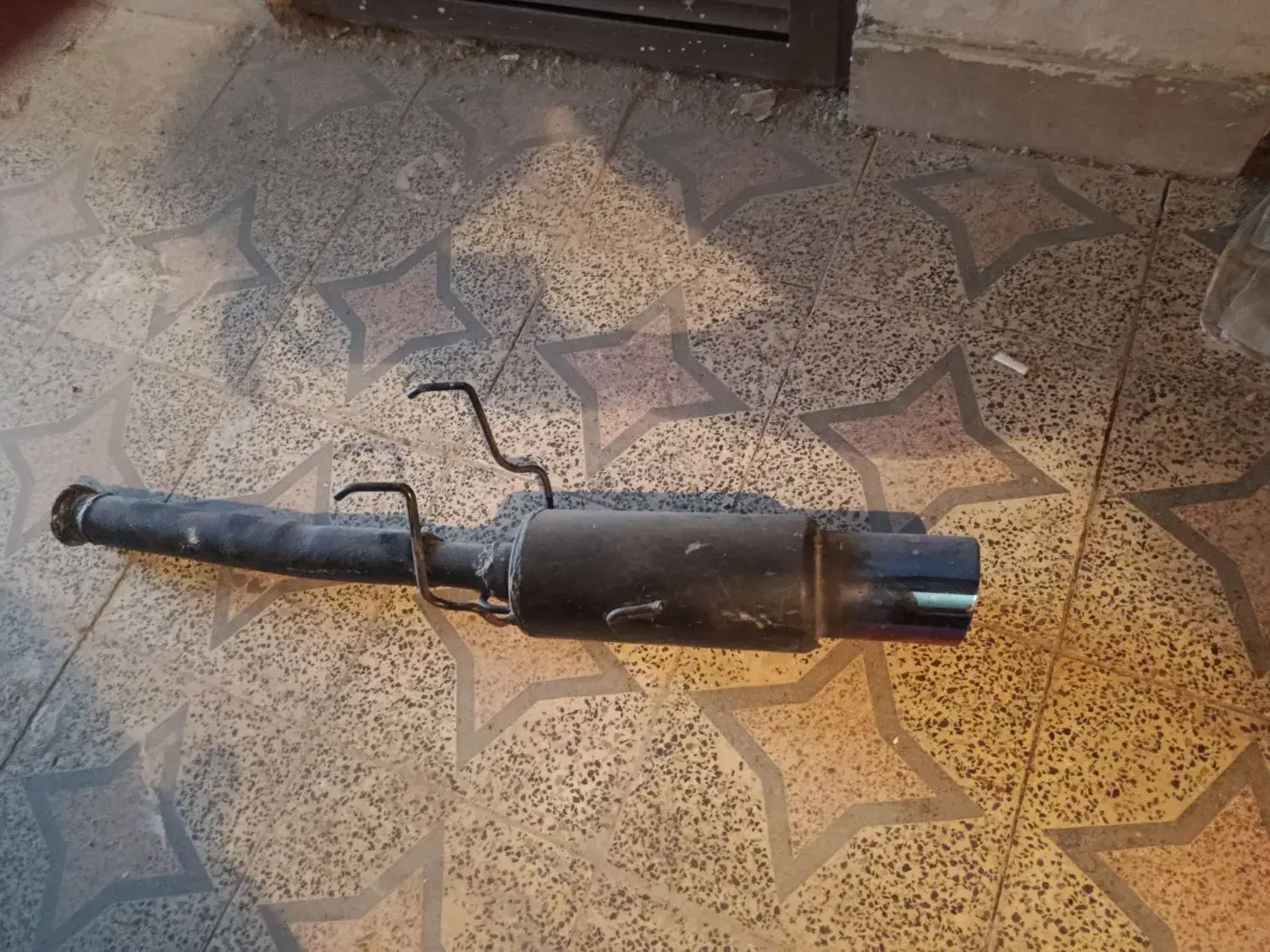 اگزوز پژو 511 و لاستیک چینی|قطعات یدکی و لوازم جانبی|فولادشهر, B1|دیوار