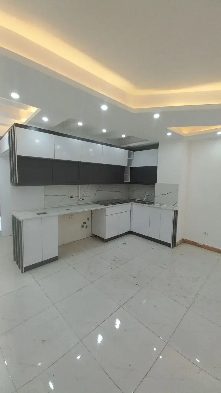 فروش واحد۱۱۰ متری و۱۸۰ متری چند قدمی مرکز شهر|فروش آپارتمان|رشت, سعدی (تختی)|دیوار