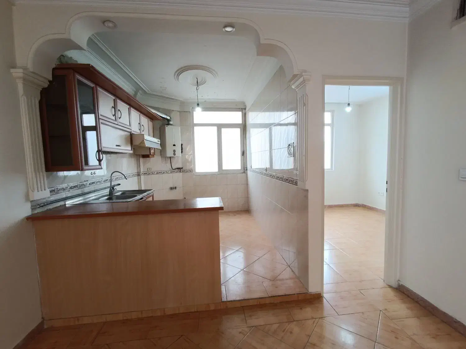 ۶۰ متر/ تکواحدی/ پارکینگ اصلی/ پرستار افراسیابی