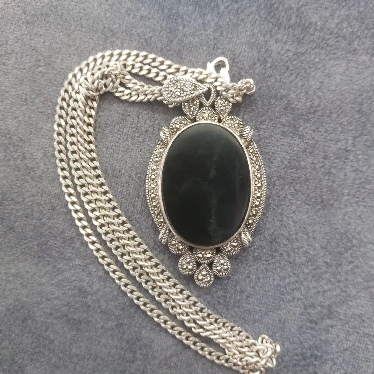 زنجیر نقره|جواهرات|پرند, فاز ۶|دیوار