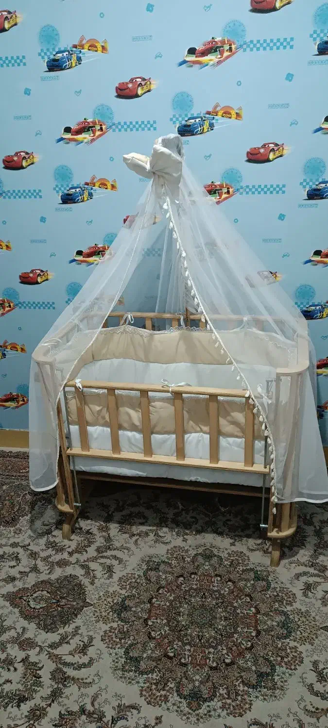 تخت خواب نوزادی|تخت و صندلی بچه|نسیمشهر, |دیوار