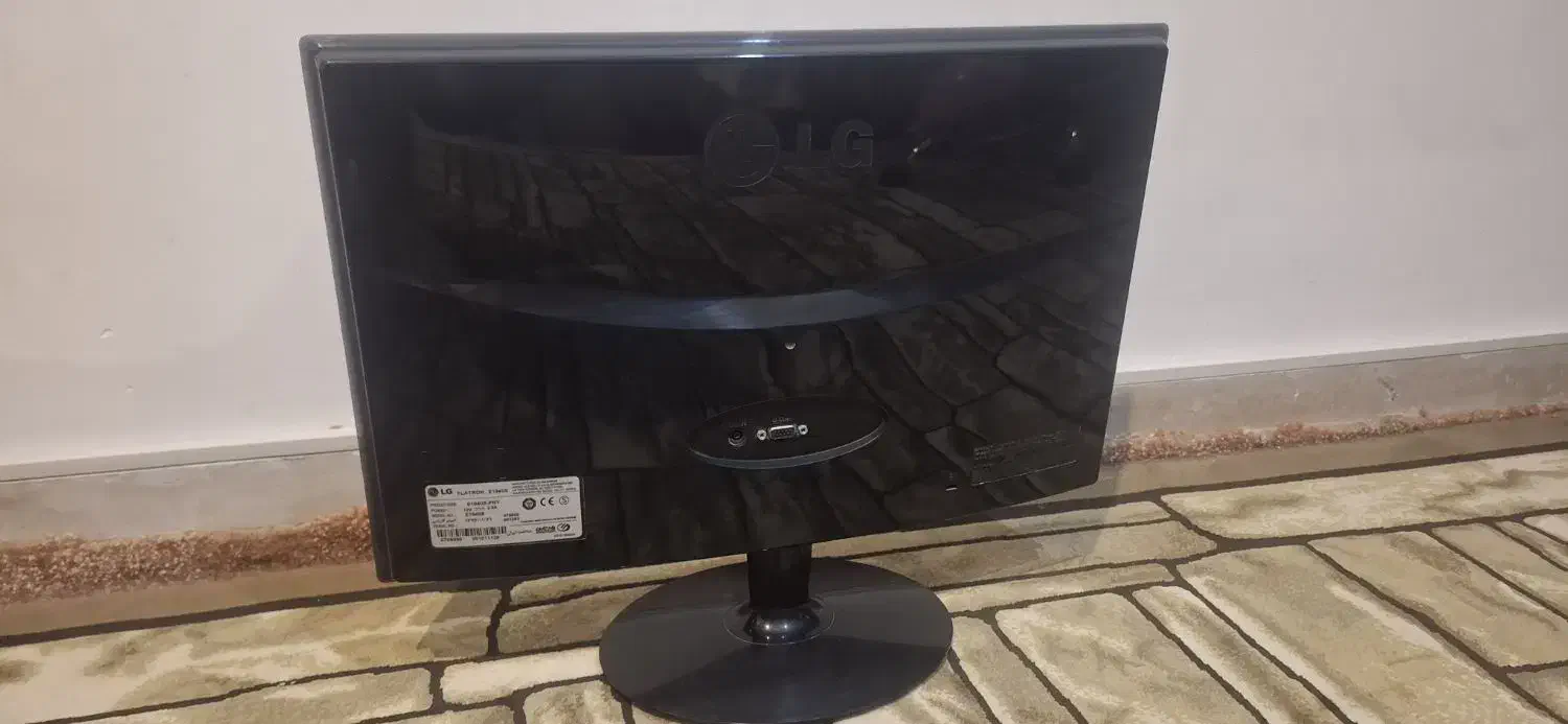 مانیتور ۱۹ اینچ LG|قطعات و لوازم جانبی رایانه|بوشهر, |دیوار