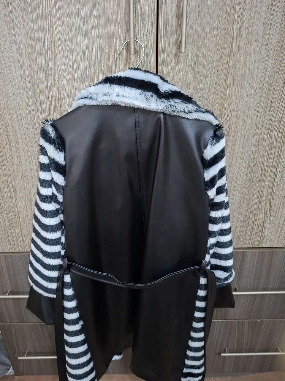 کت گرم|لباس|مشهد, اقبال|دیوار