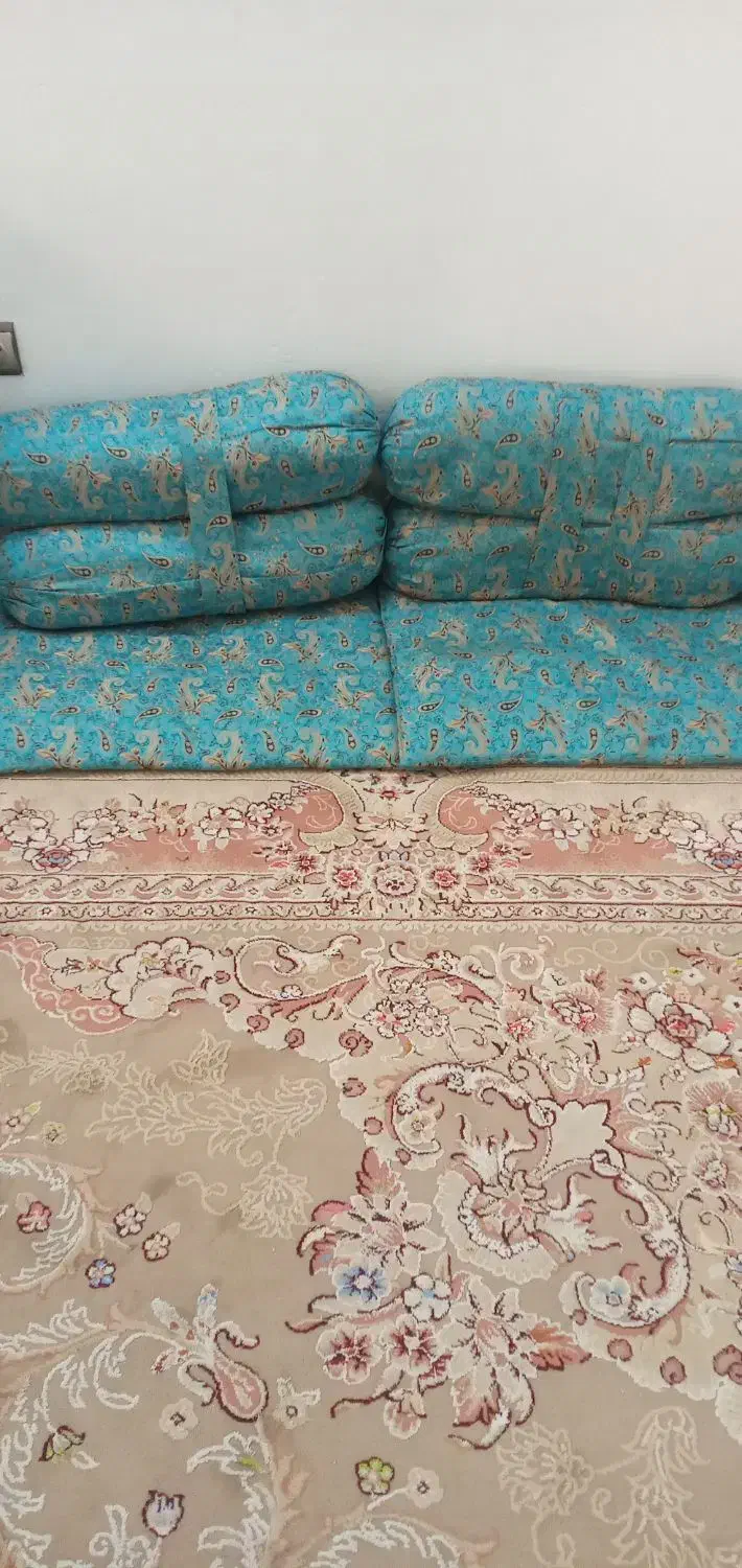 پشتی وتشک نشیمن|پشتی|اصفهان, بهارستان|دیوار