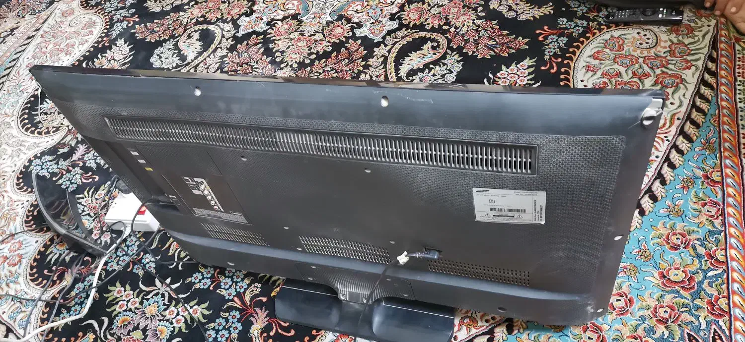 تلویزیون|تلویزیون و پروژکتور|نجفآباد, حومه نجف آباد|دیوار