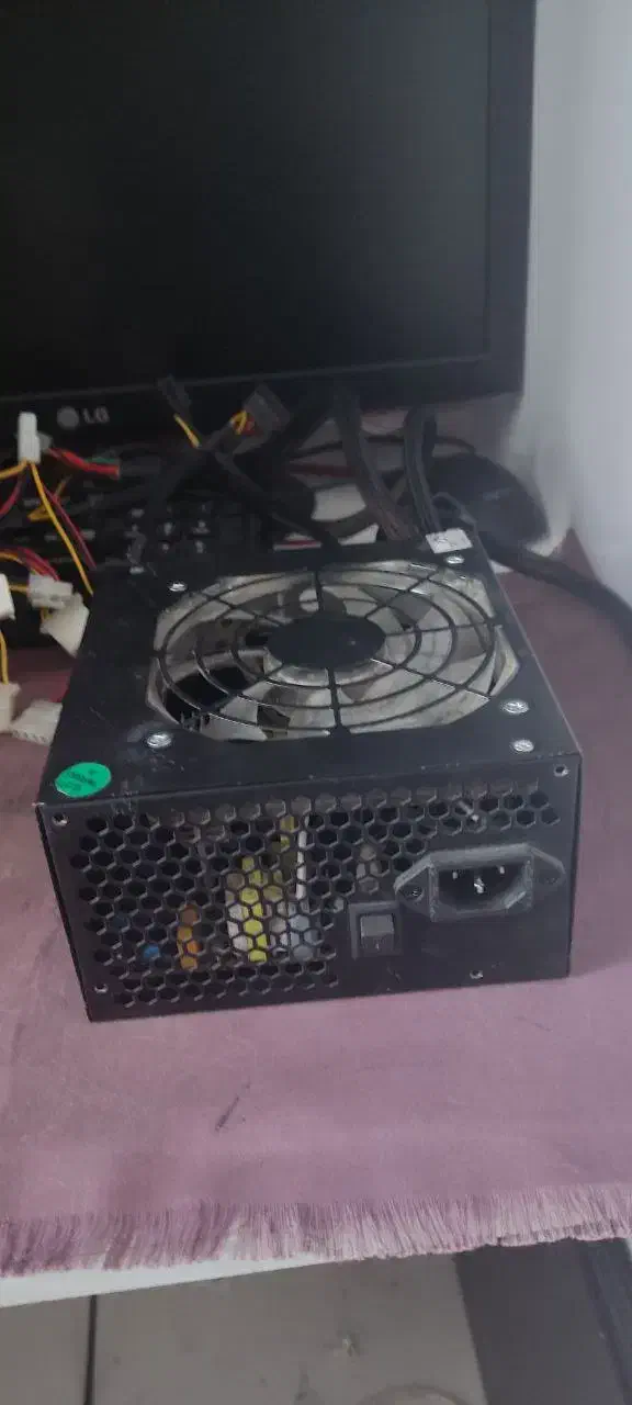 دو عدد پاور 400W ( جدا هم میفروشم )|قطعات و لوازم جانبی رایانه|تهران, بیسیم|دیوار