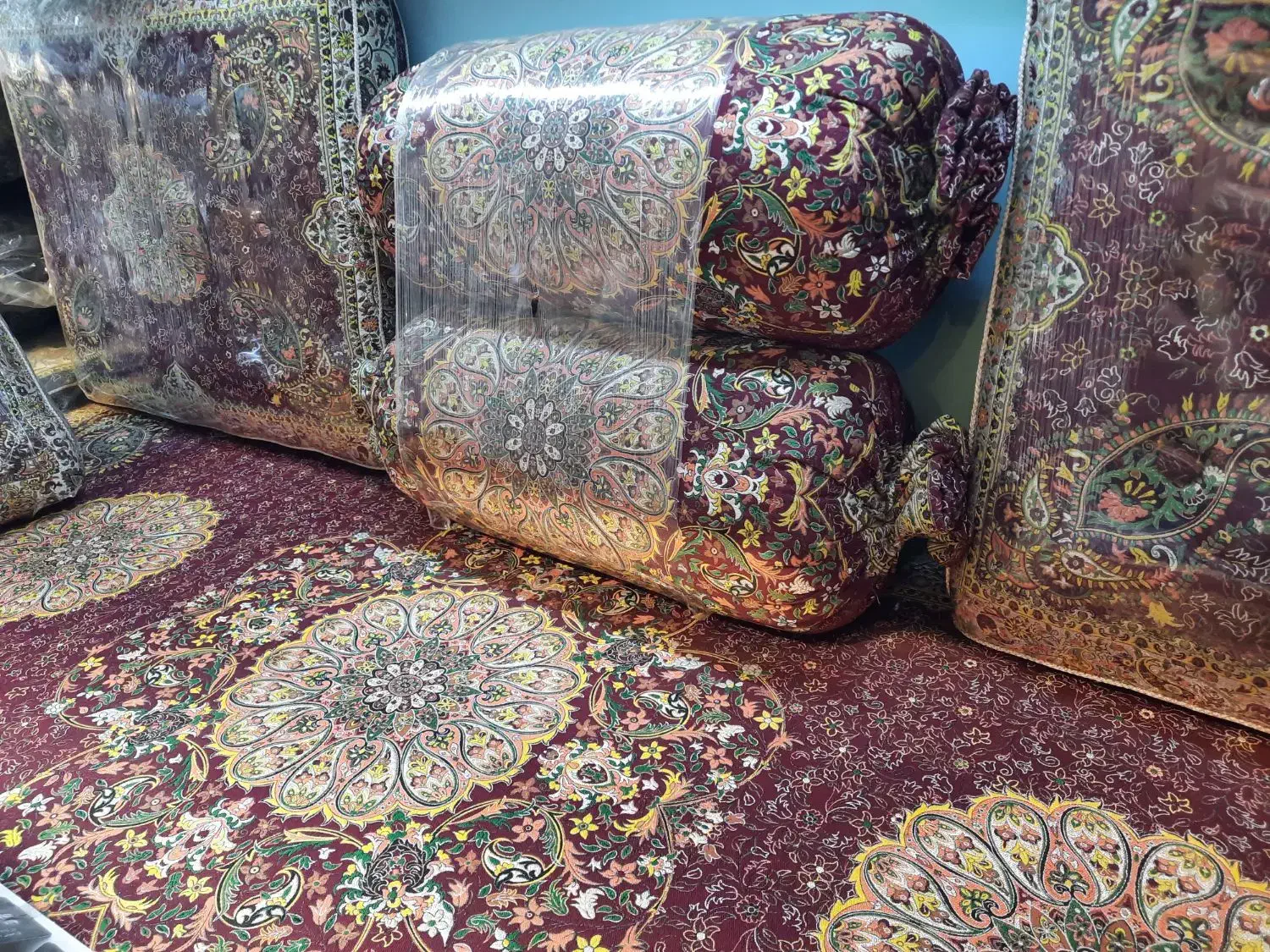 شاه نشین زیبا و خواص|پشتی|قم, نیروگاه|دیوار