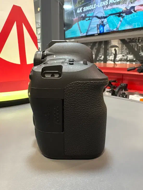 کانن Canon 6D MK II + EF 24-105 F4 USM|دوربین عکاسی و فیلم‌برداری|تهران, بهار|دیوار