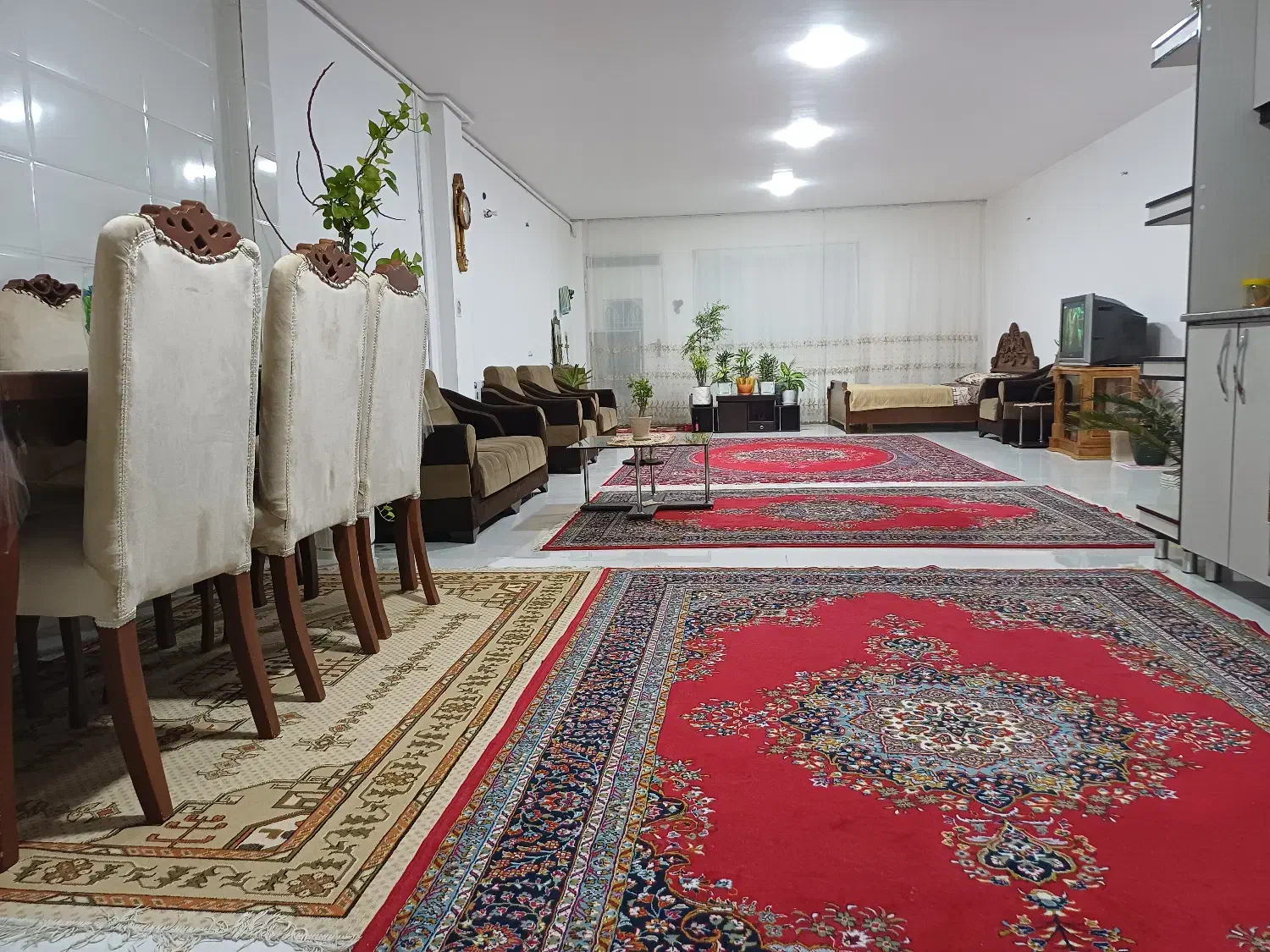 اجاره سویت روزانه و شبانه|اجارهٔ کوتاه‌مدت آپارتمان و سوئیت|بروجرد, |دیوار