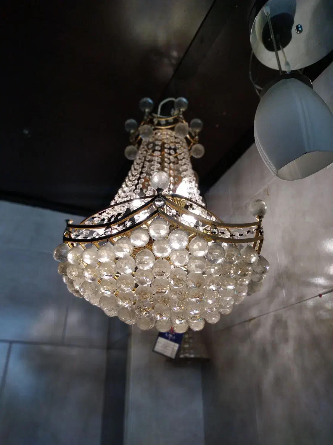 لوستر برنجی آبکاری طلا|لوستر و چراغ آویز|اصفهان, بهارستان|دیوار