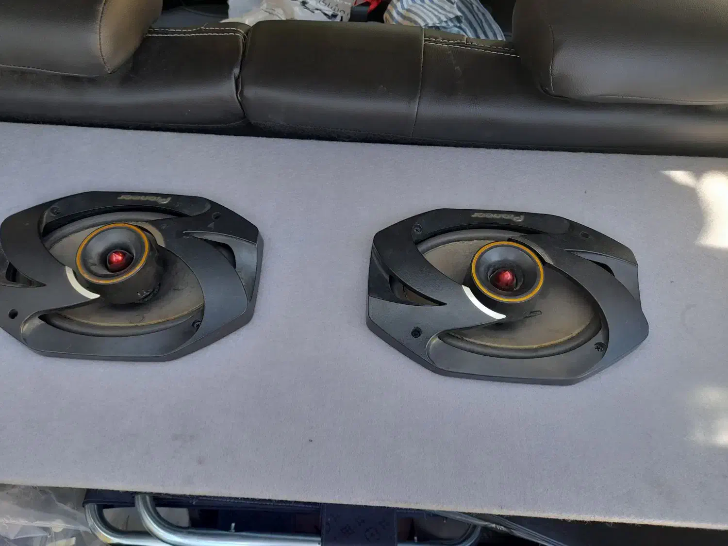 باند پایونر|صوتی و تصویری|مشهد, هفت تیر (نه دره)|دیوار