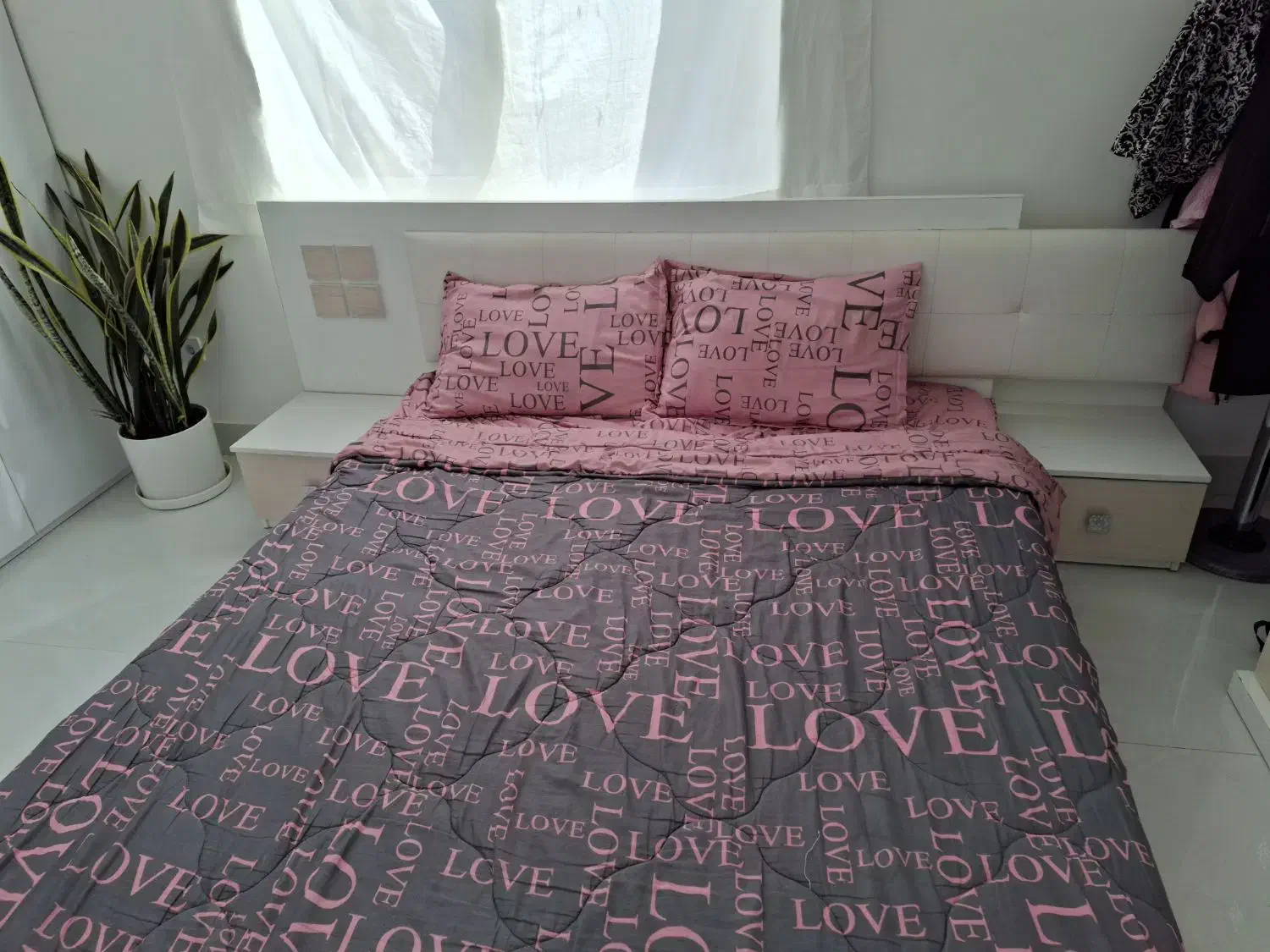 تخت نو بسیار شیک و تمیز|تخت و سرویس خواب|قائن, |دیوار