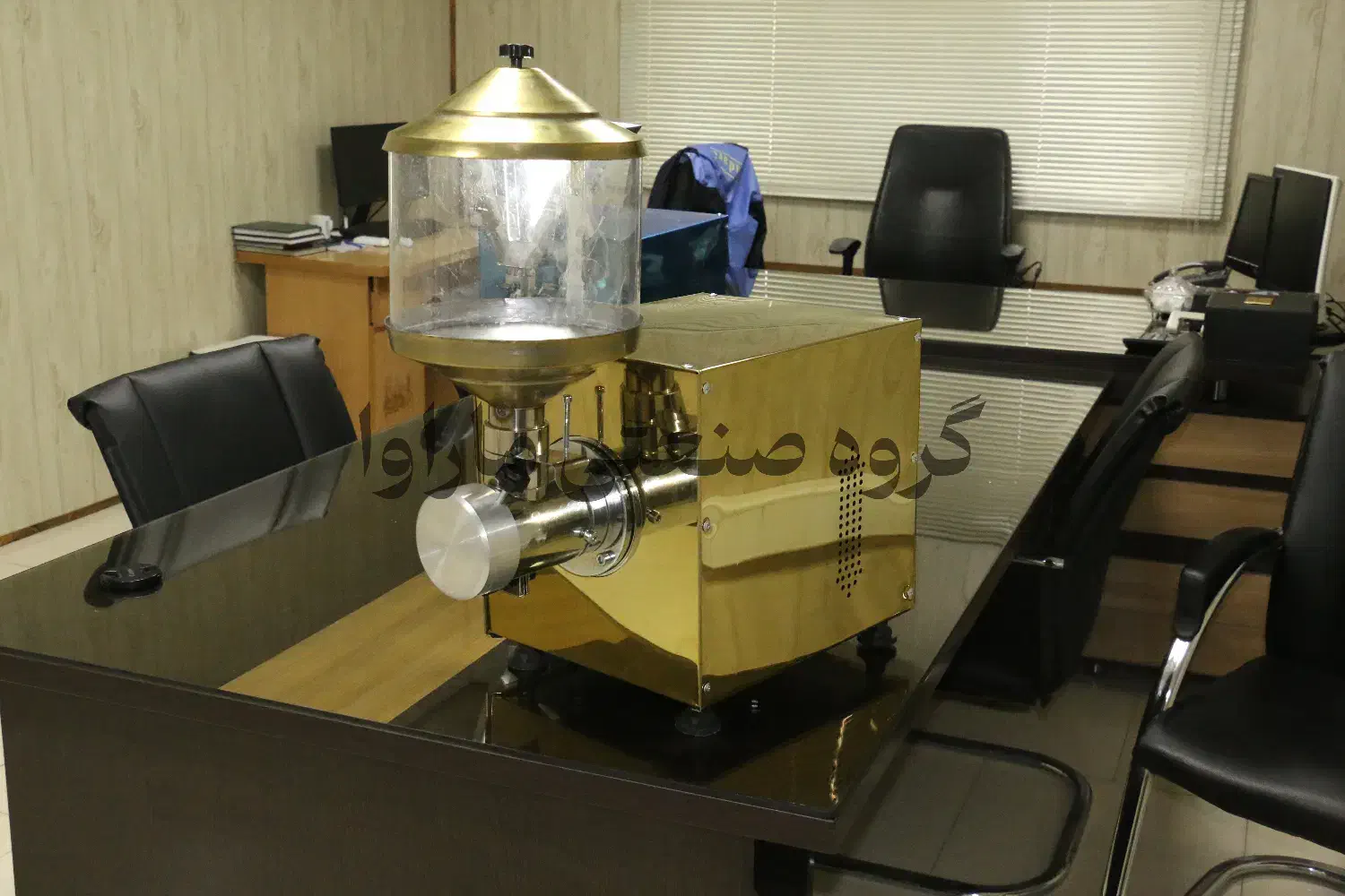 دستگاه کره گیر ارده گیری مغزیجات بادام زمینی فندق|ماشینآلات صنعتی|کرمان, |دیوار