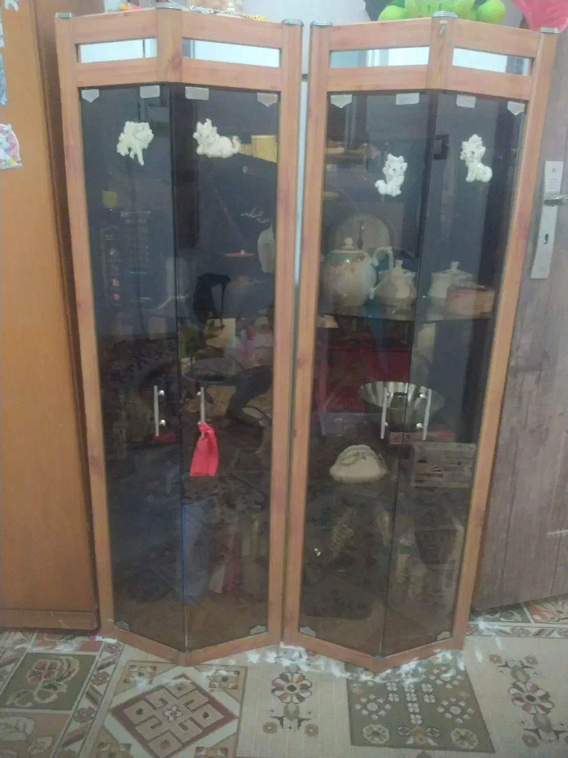 کمد یا ویترین کم جا اما جادار|بوفه، ویترین، کنسول|رشت, کوی فرهنگیان|دیوار