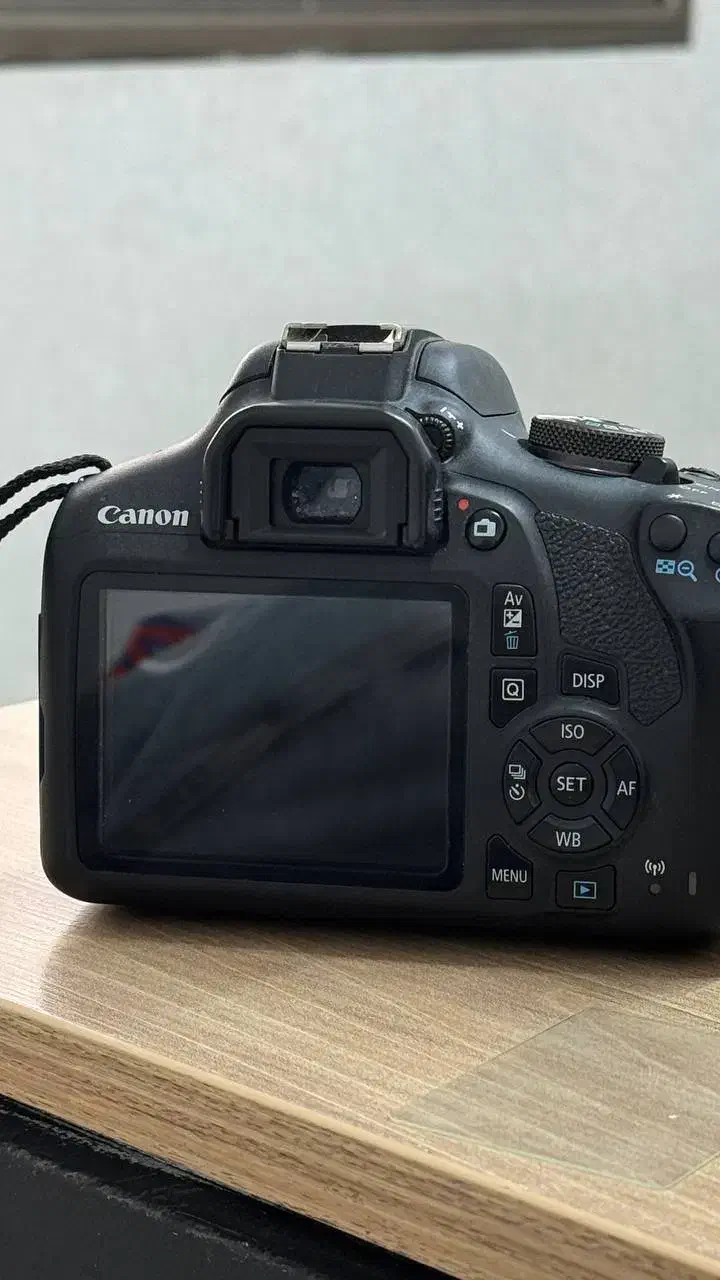 دوربین canon مدل 2000d|دوربین عکاسی و فیلم‌برداری|شیراز, تاچارا|دیوار