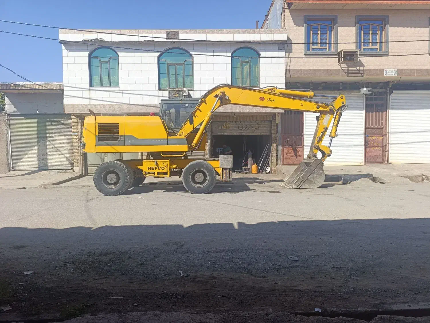 بیل مکانیکی 2009همه چیز پلمپ کم کار|خودرو سنگین|شیراز, شهرک رضوان|دیوار