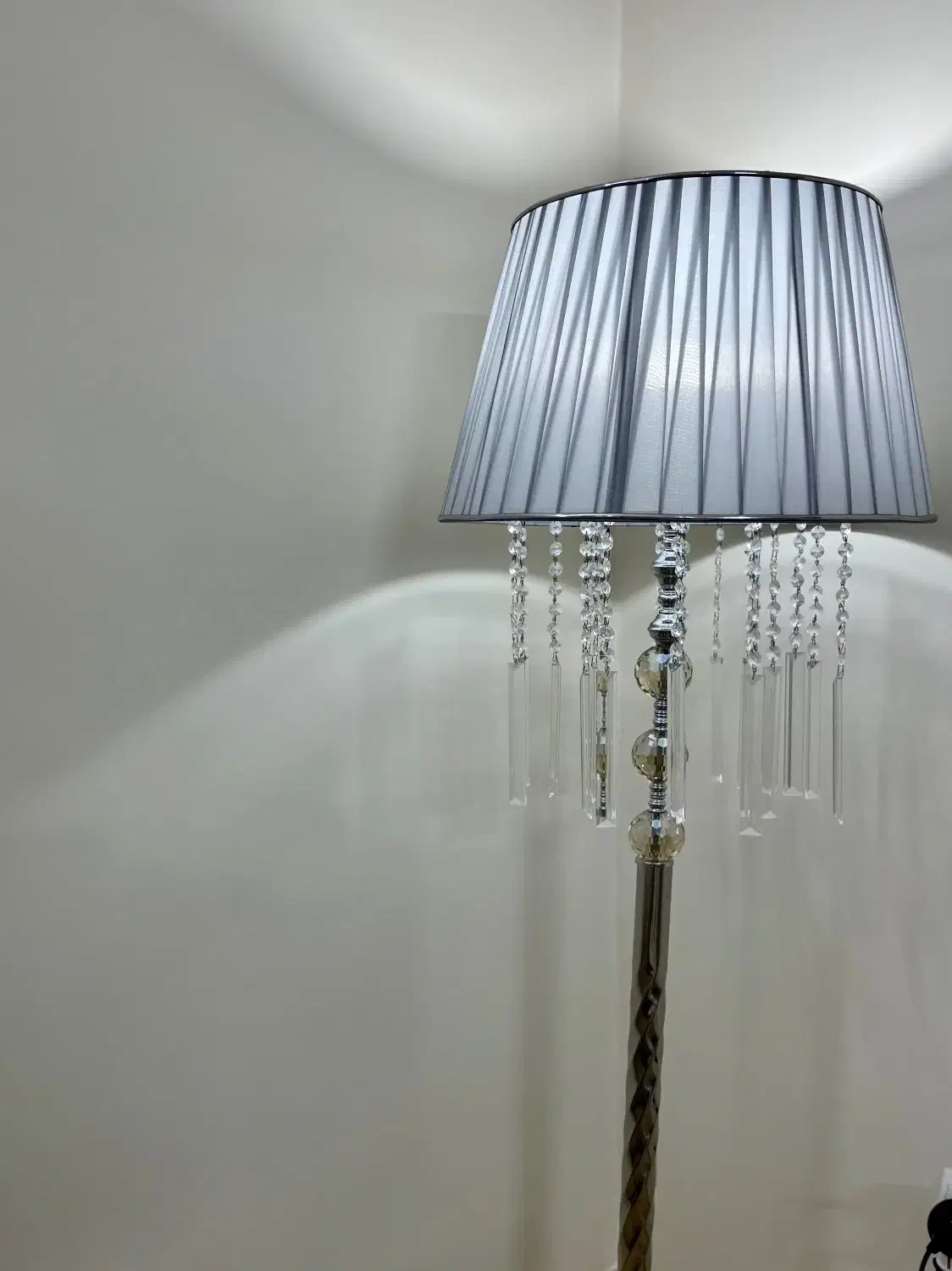 آباژور ایستاده|چراغ خواب و آباژور|پردیس, فاز ۲|دیوار