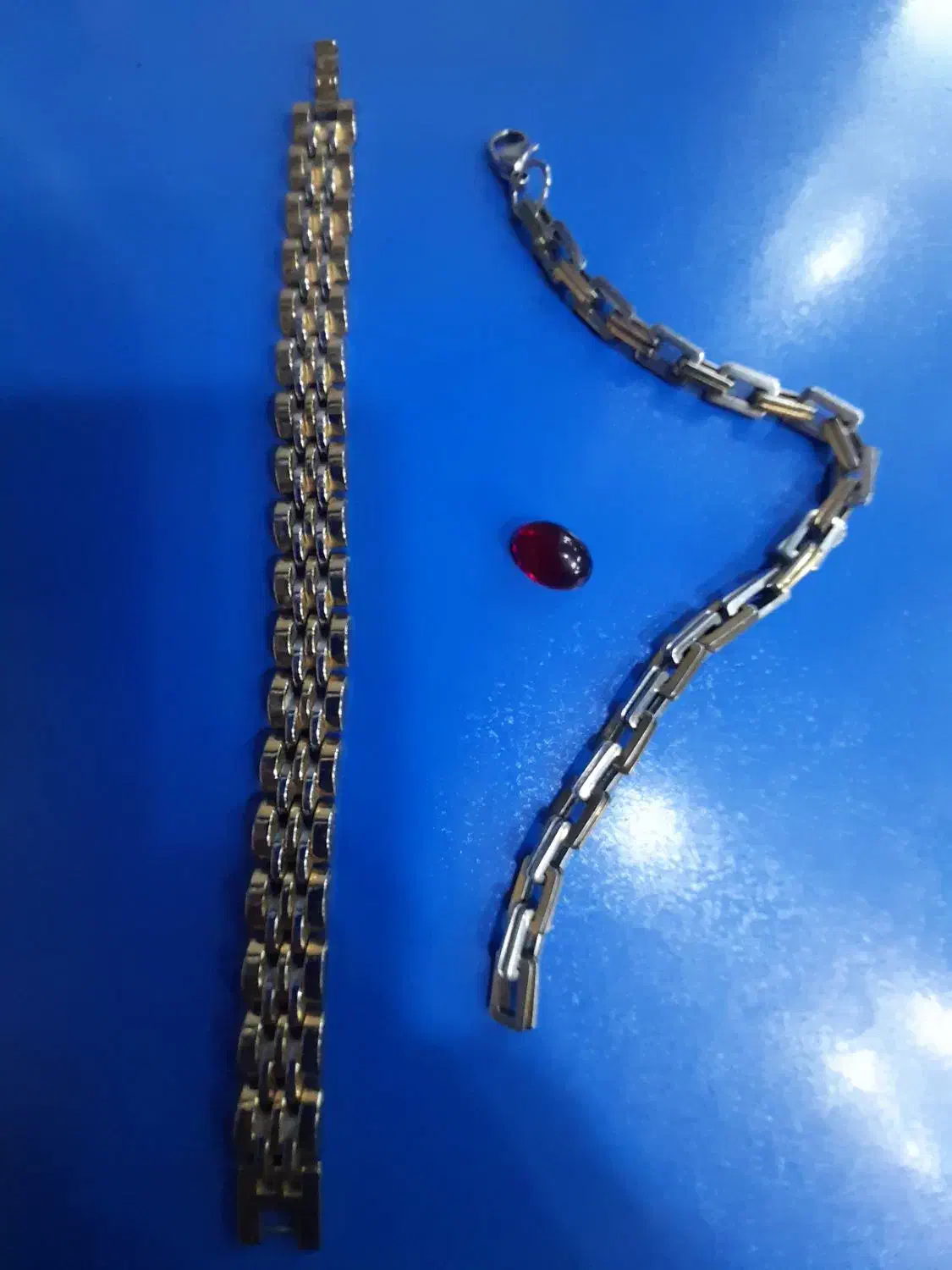 دو عدد دستبند زنجیر|بدلیجات|رشت, استقامت ۲|دیوار