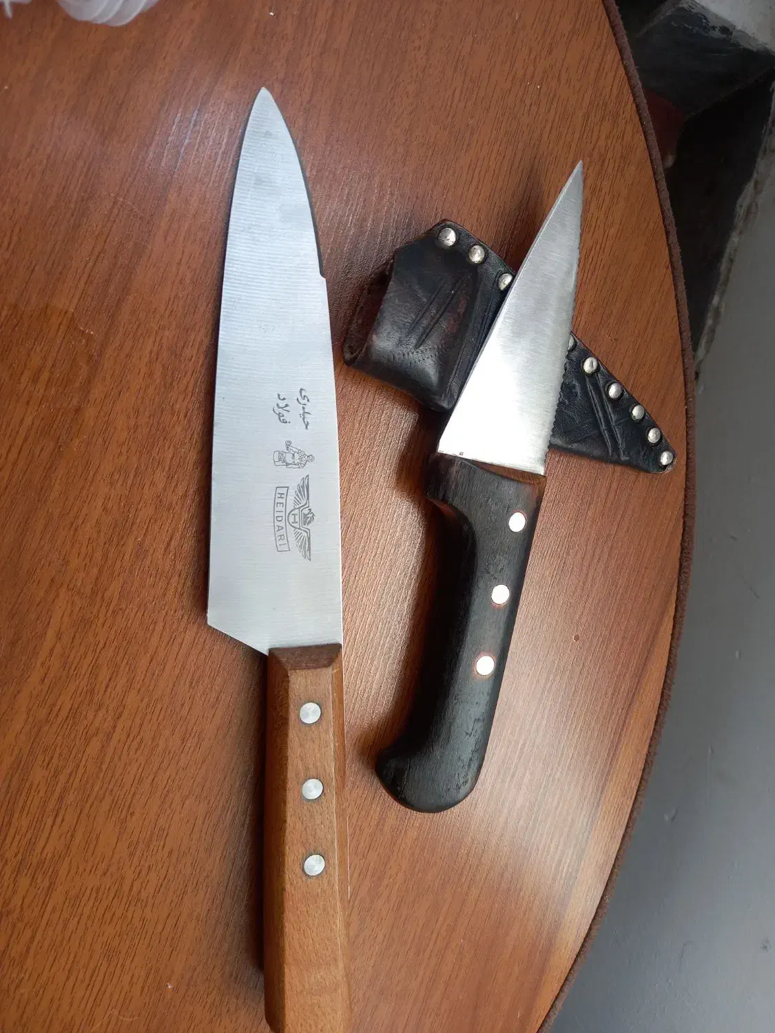 چاقو نوک سوزنی|کلکسیون اشیاء عتیقه|صدرا-فارس, فاز ۱|دیوار