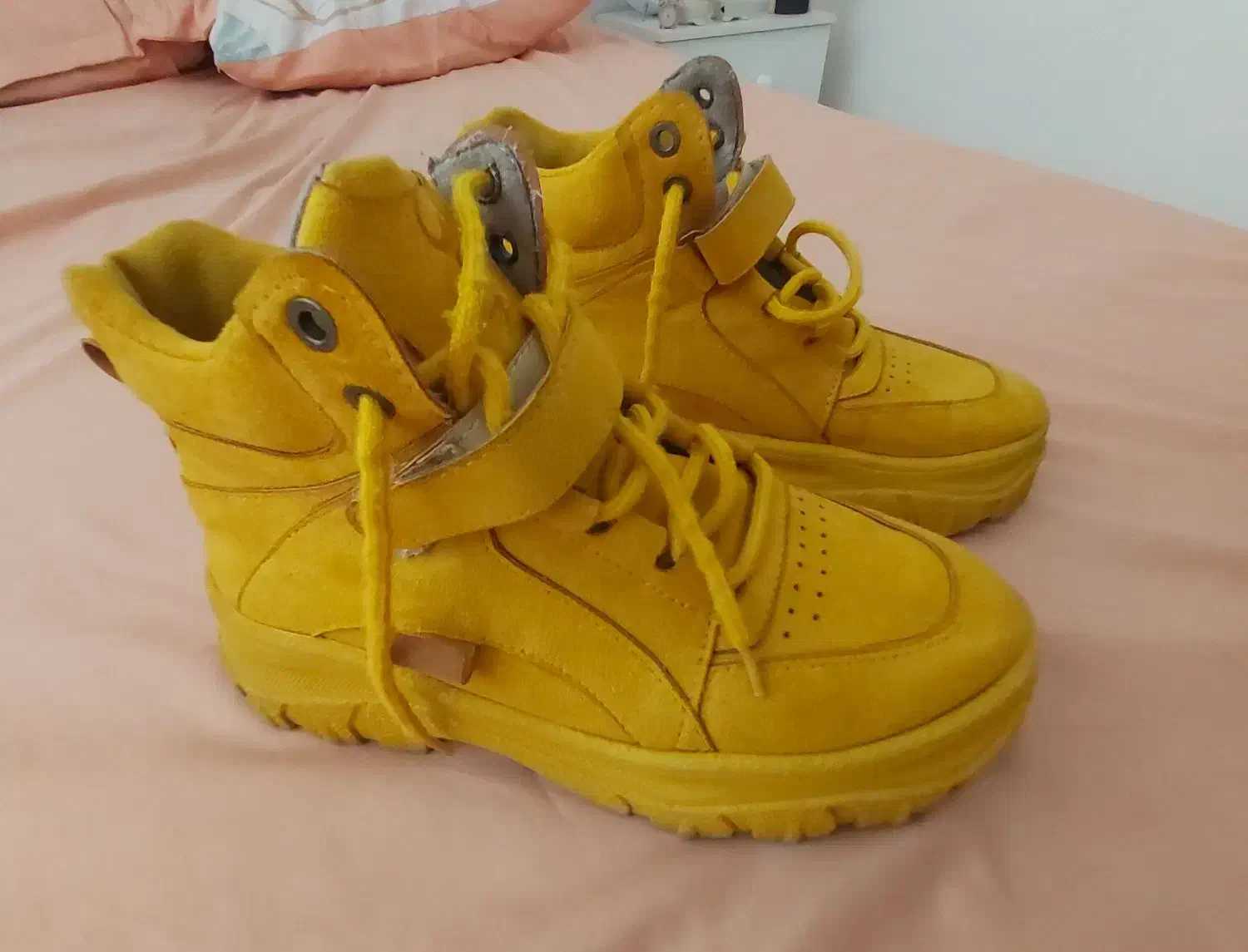 نیم بوت سایز ۳۸ در حد نو ۵۰۰ هزار تومان|کیف، کفش، کمربند|رشت, شالکو|دیوار