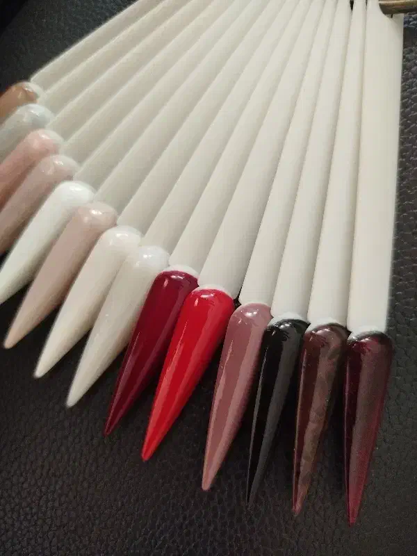 مدل رایگان کاشت وترمیم ناخن تا روز مادروشب یلدا|خدمات آرایشگری و زیبایی|تهران, مشیریه|دیوار