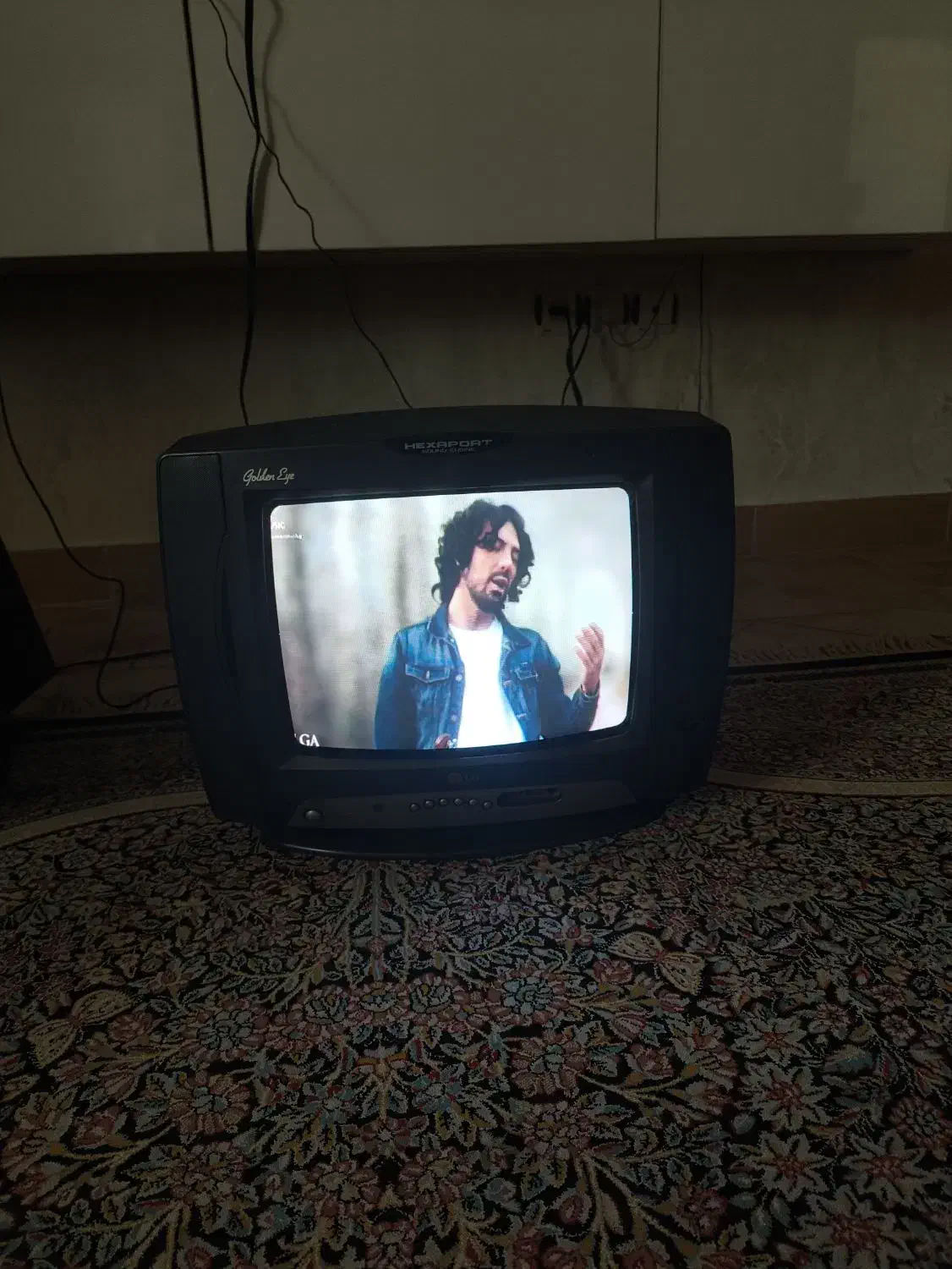 تلویزیون های رنگی قدیمی|فعالیت داوطلبانه|منجیل, |دیوار