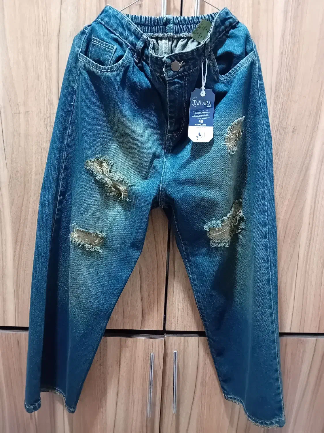 شلوار|لباس|گالیکش, |دیوار