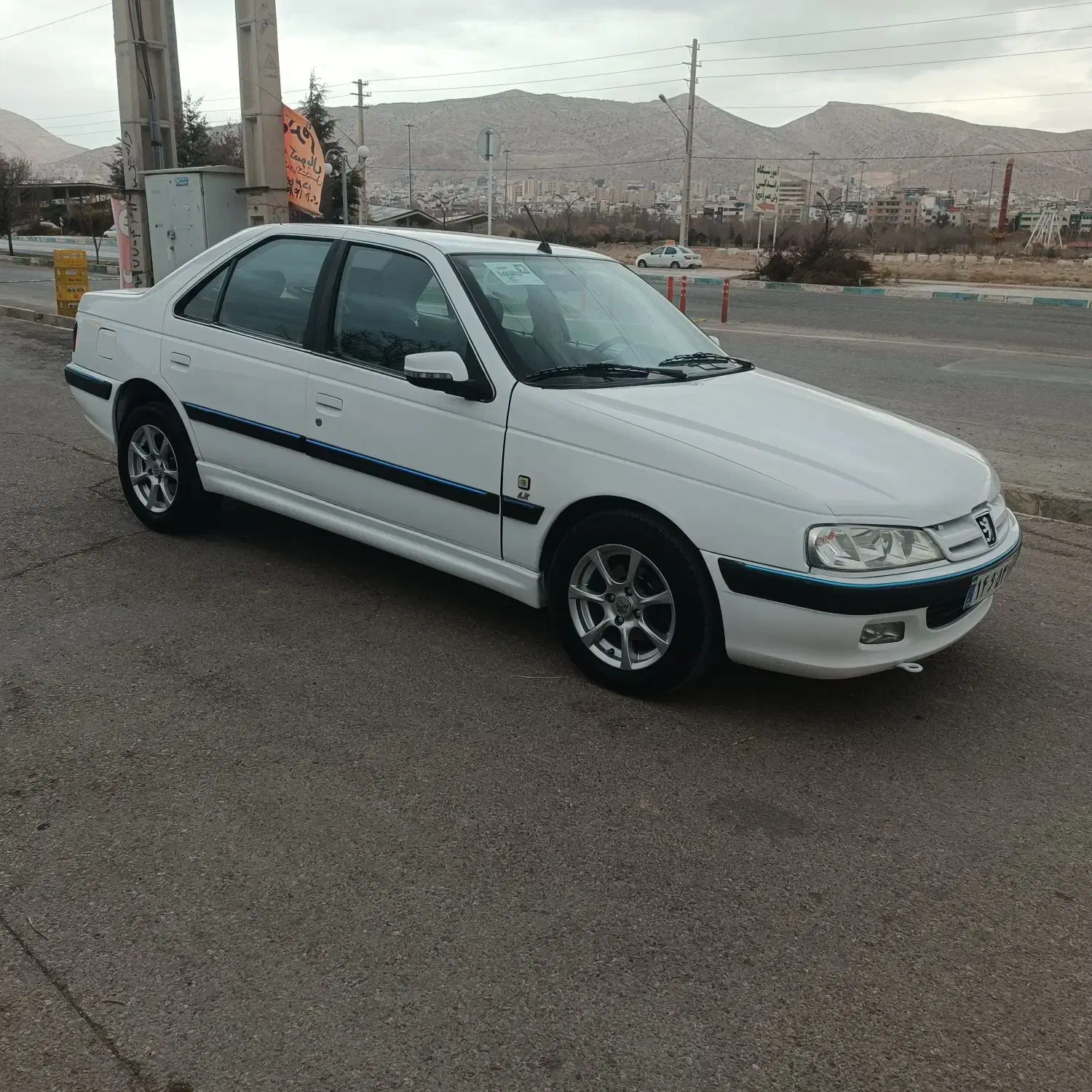 پارس تیوفایو مدل ۹۳|خودرو سواری و وانت|شیراز, شهرک استقلال|دیوار