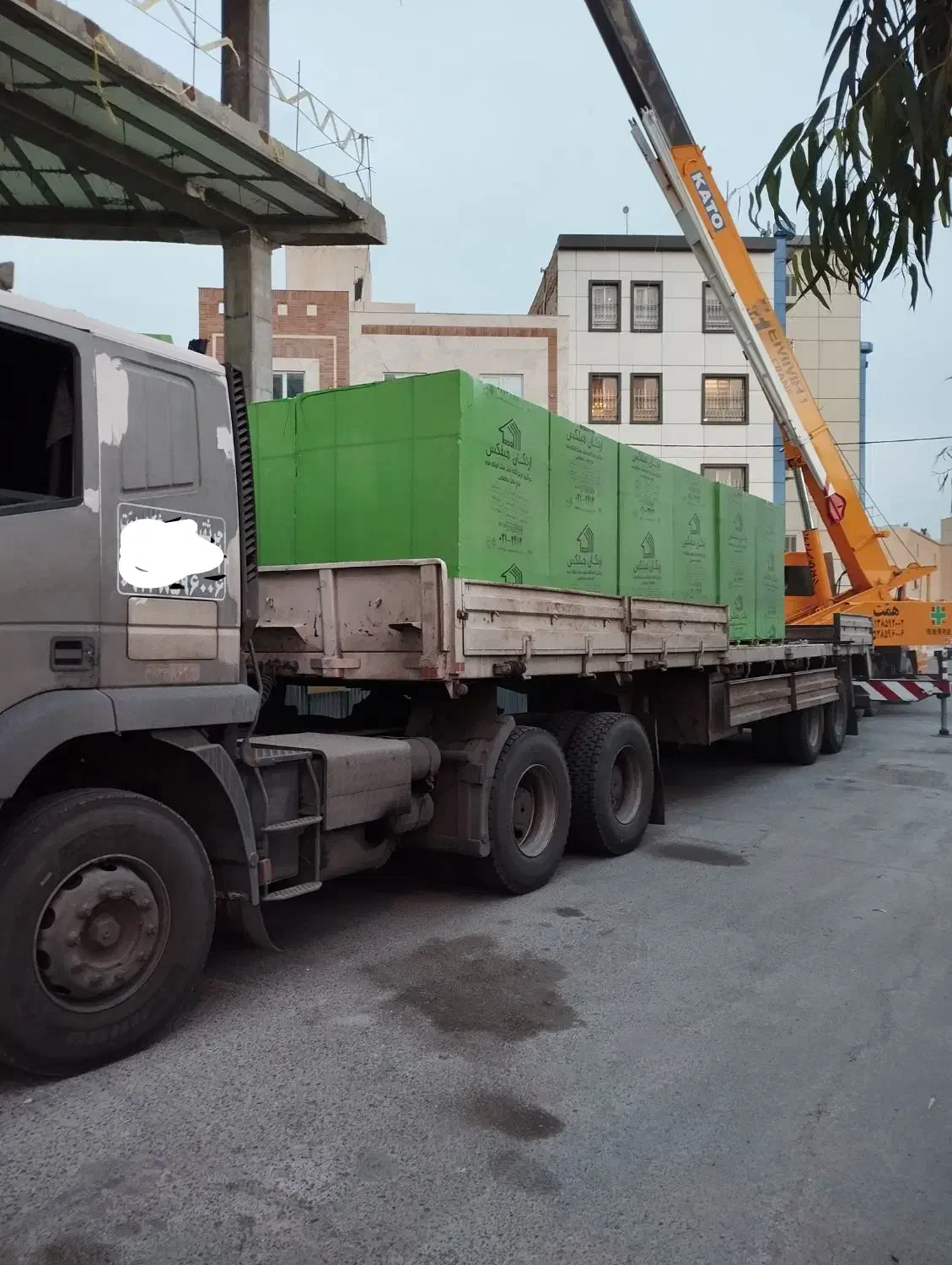 ایویکو ۴۴۰|خودرو سنگین|ری, کارخانه سیمان|دیوار