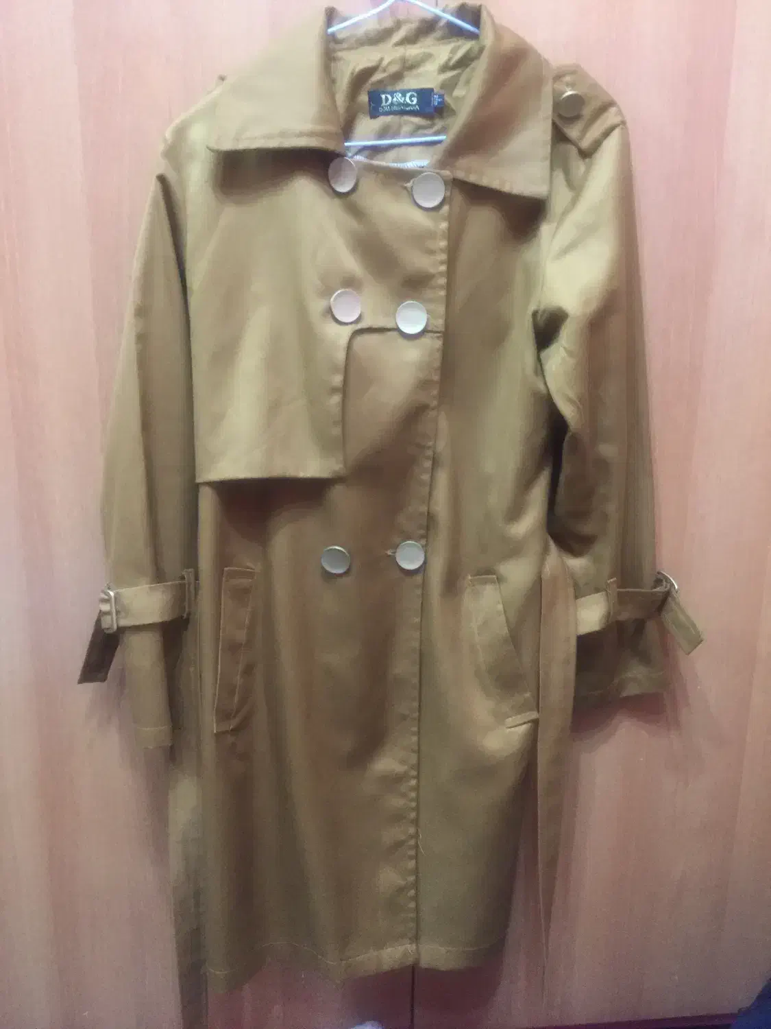 مانتو|لباس|رشت, معلم|دیوار