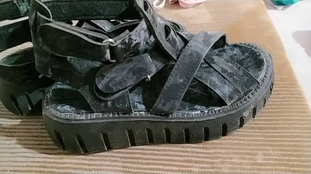 کفش صندل|کیف، کفش، کمربند|گالیکش, |دیوار