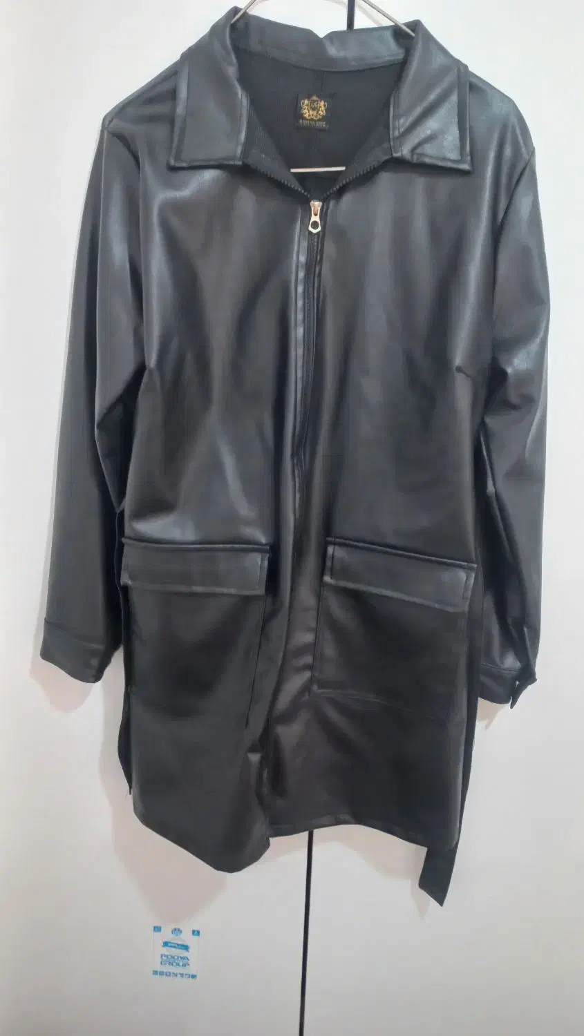 مانتو چرم|لباس|رشت, باهنر|دیوار