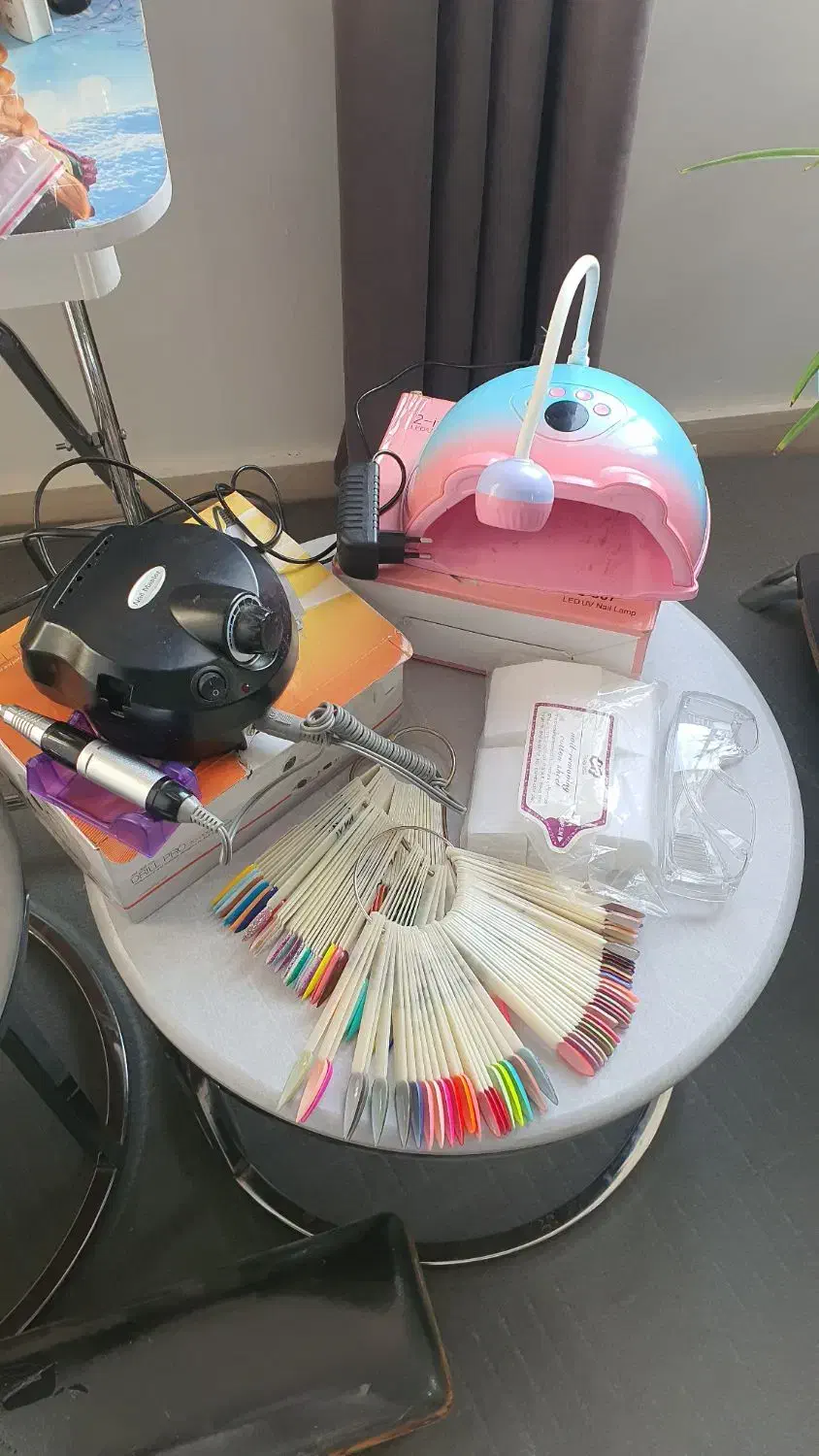 وسایل کامل کاشت و طراحی ناخن تمیز و کمکارکرد|آرایشی، بهداشتی، درمانی|شاندیز, |دیوار