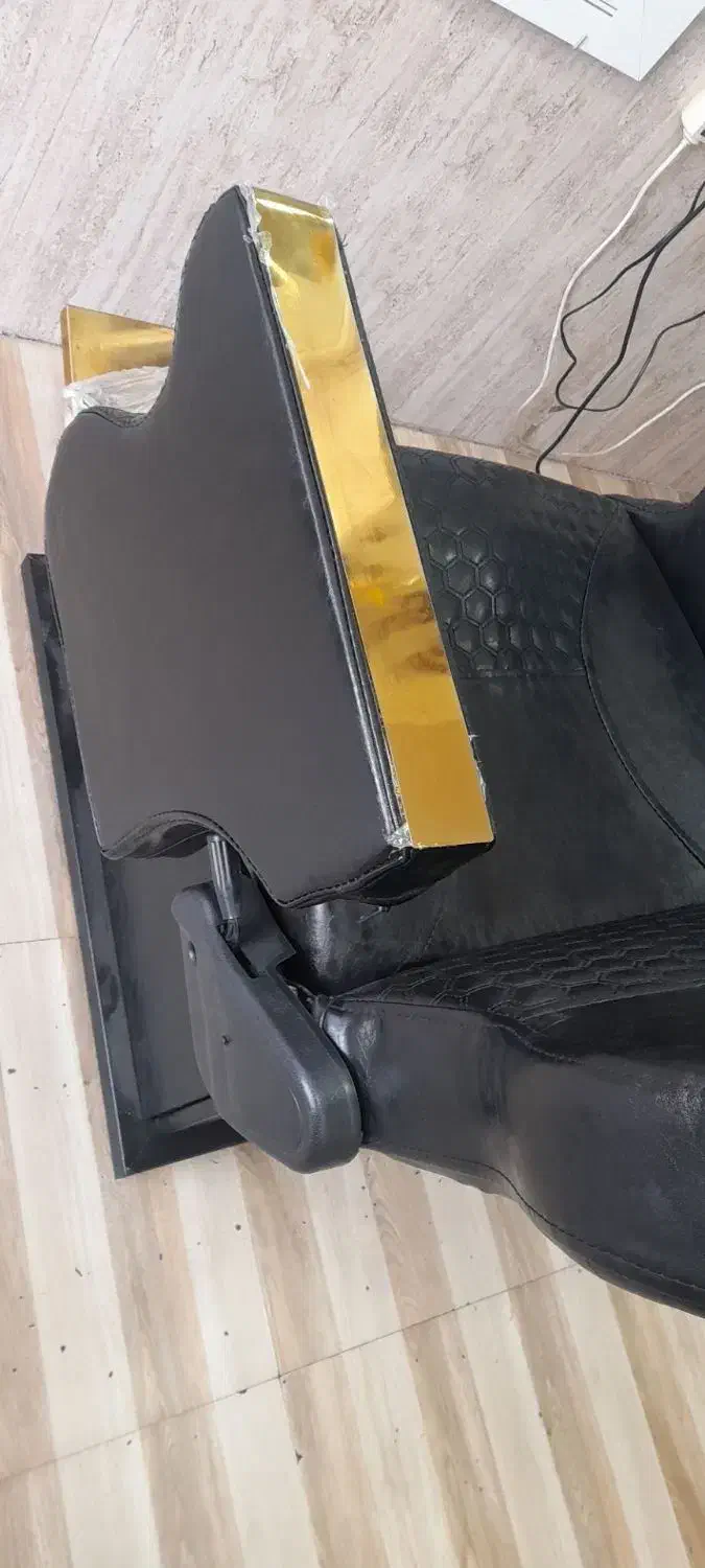 صندلی ارایشگاه|آرایشگاه و سالنهای زیبایی|اهر, |دیوار