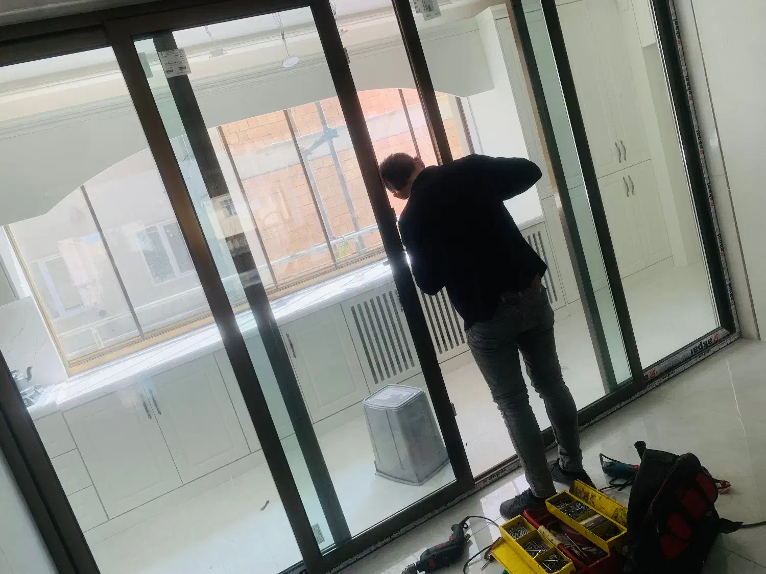 تعمیر صفر تا صد درب و پنجره پی وی سی|خدمات پیشه و مهارت|ارومیه, |دیوار