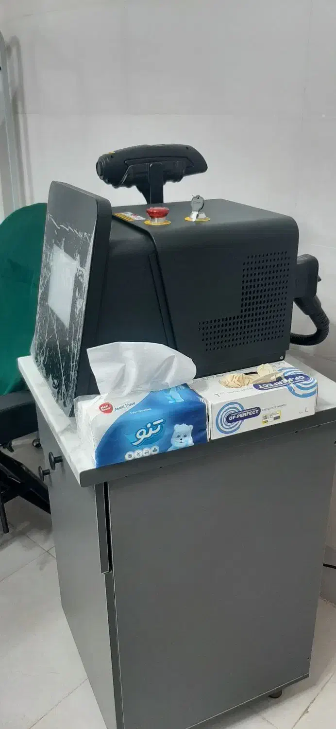 دستگاه کیوسویئچ ناب وی|آرایشی، بهداشتی، درمانی|خوی, |دیوار