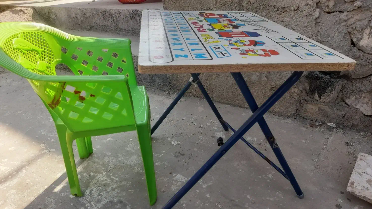 میز و صندلی کودک و میز و تخت همه با هم یک میلیون|تخت و صندلی بچه|برازجان, |دیوار