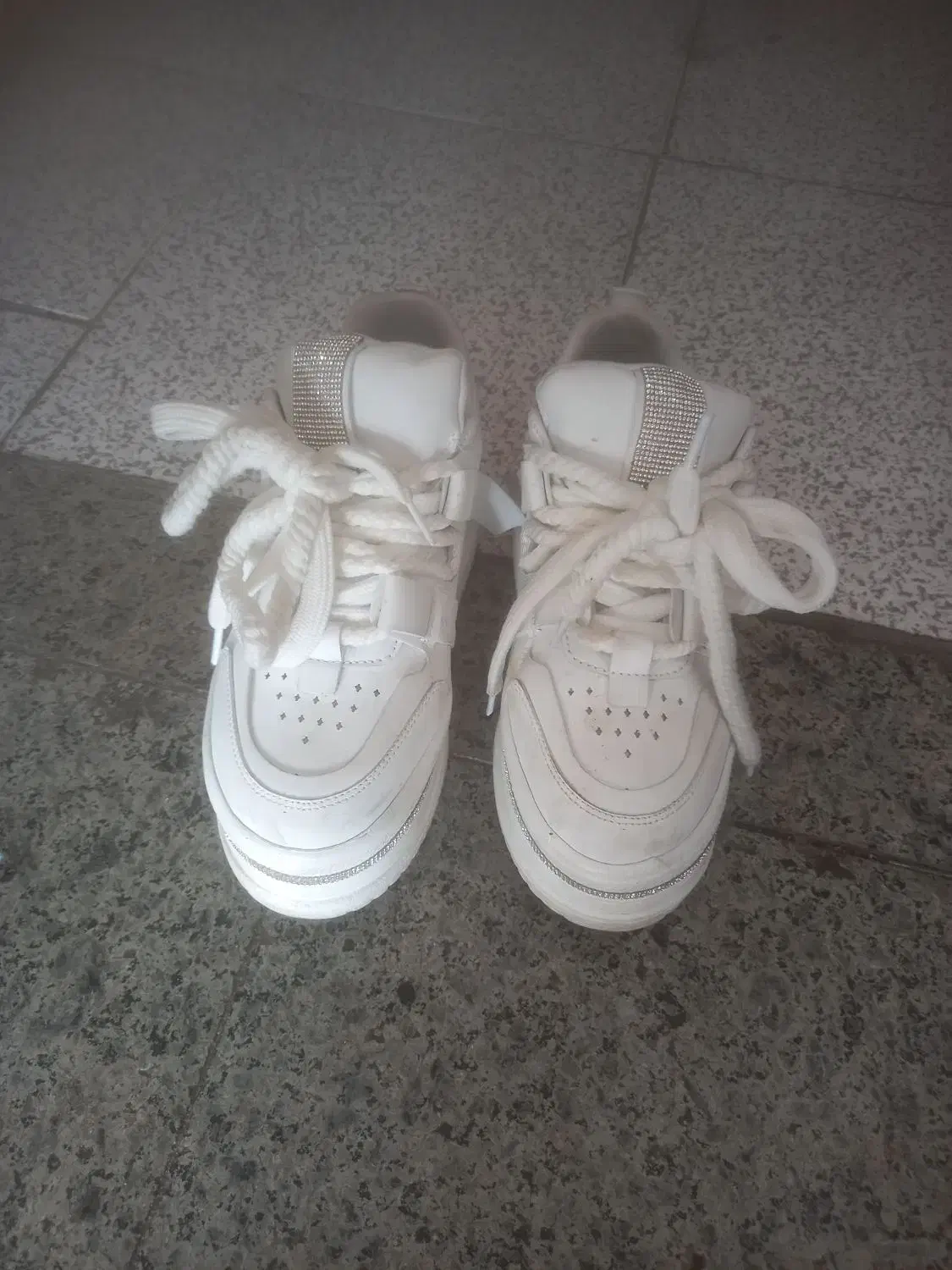 کفش|کیف، کفش، کمربند|تبریز, |دیوار