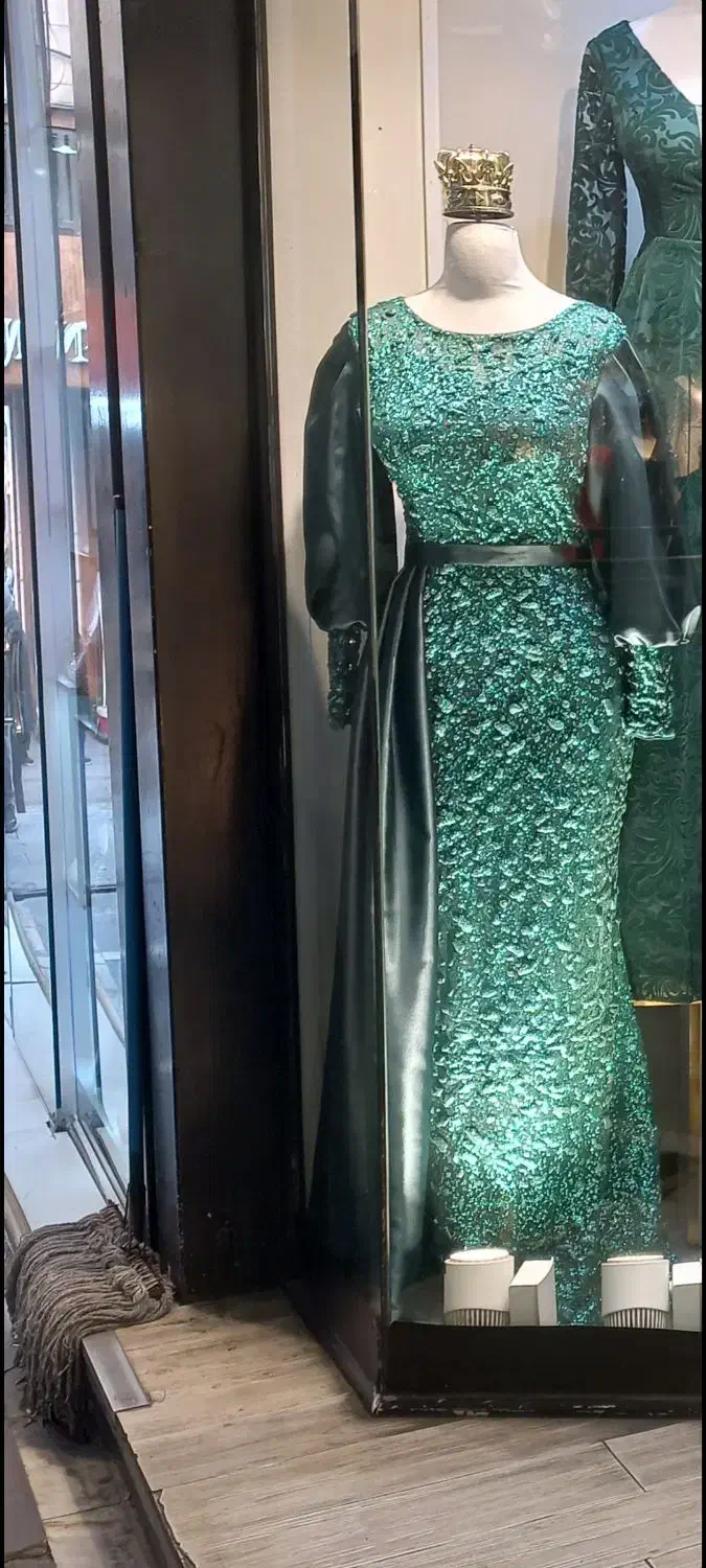 لباس مجلسی|لباس|ری, منصوریه منگل|دیوار