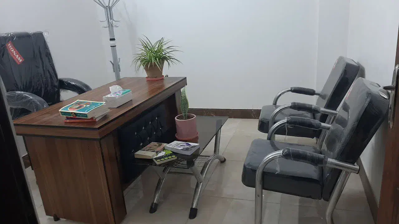 اجاره یک اتاق از یک دفتر|اجارهٔ دفتر کار، اتاق اداری، مطب|خمینیشهر, |دیوار