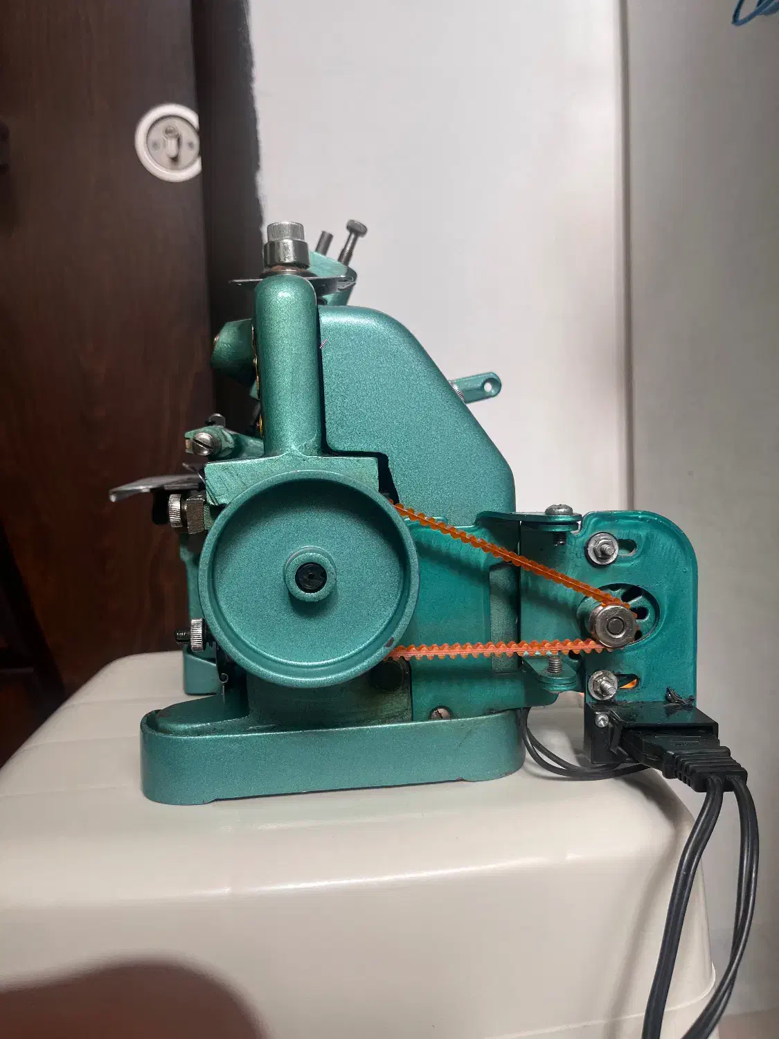 چرخ سر دوز پروانه ای|چرخ خیاطی و ریسندگی|کرمانشاه, |دیوار