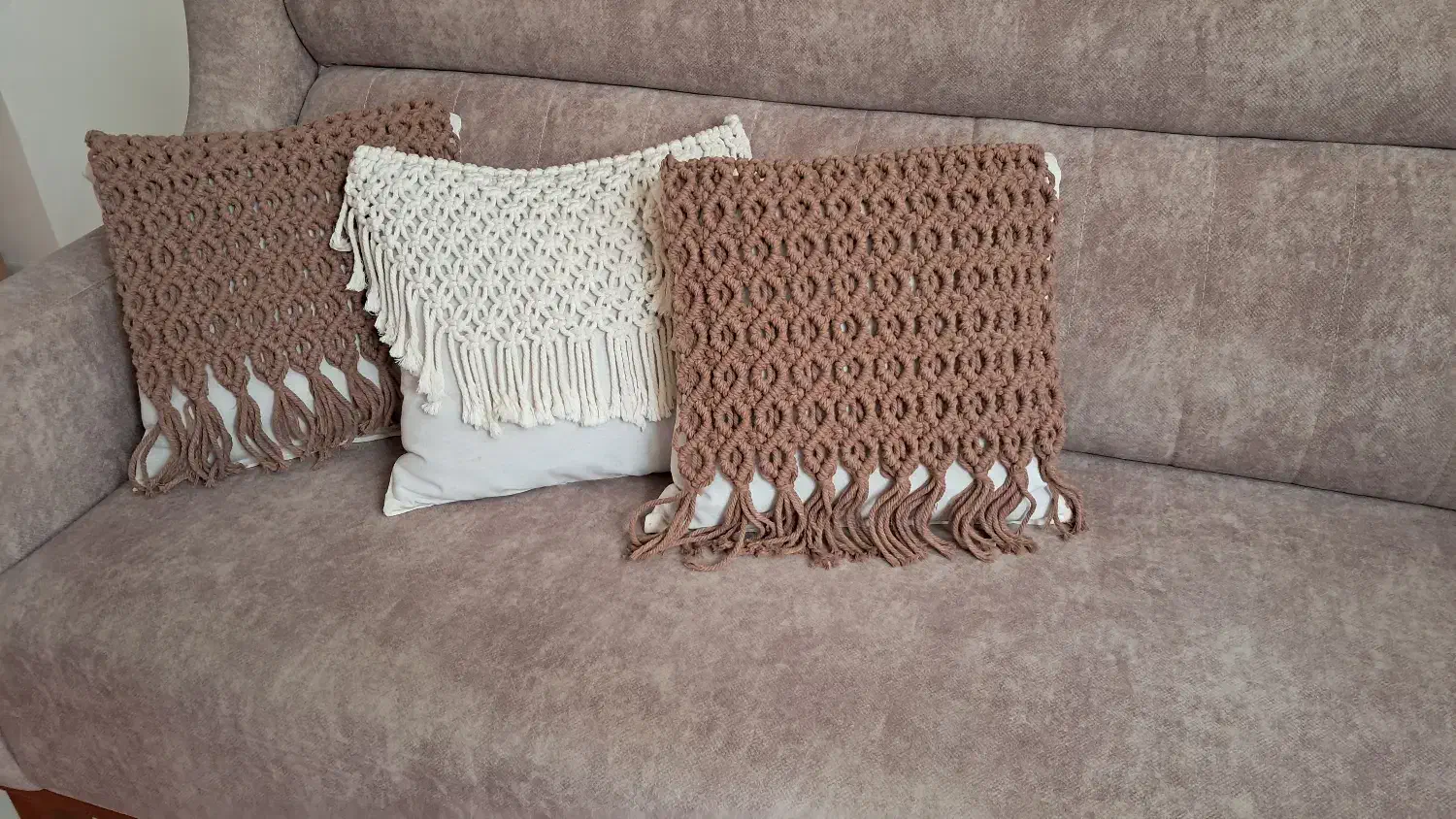 کوسن مکرومه|صنایع دستی و سایر لوازم تزئینی|شیراز, غدیر جنوبی|دیوار