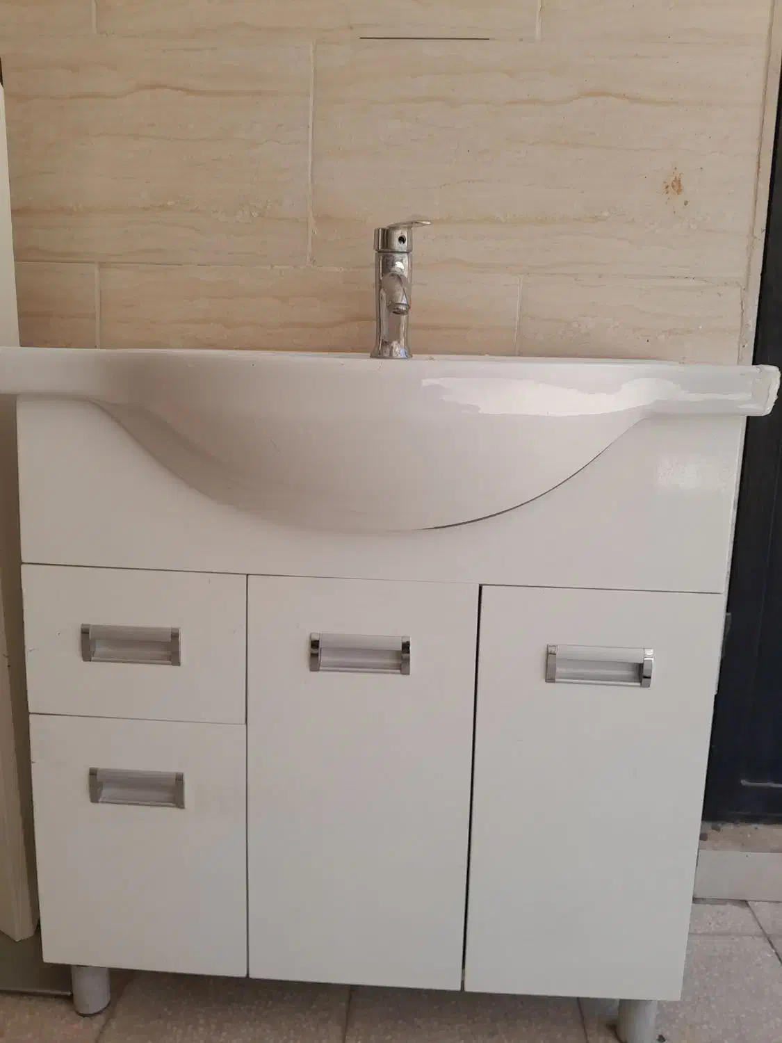 روشویی کابینتی سه در|لوازم سرویس بهداشتی|سمنان, |دیوار