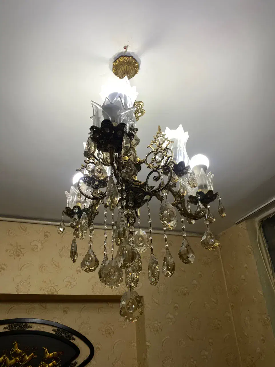 سه عدد لوستر برنز سه شاخه شش شعله|لوستر و چراغ آویز|فردیس, فردیس|دیوار